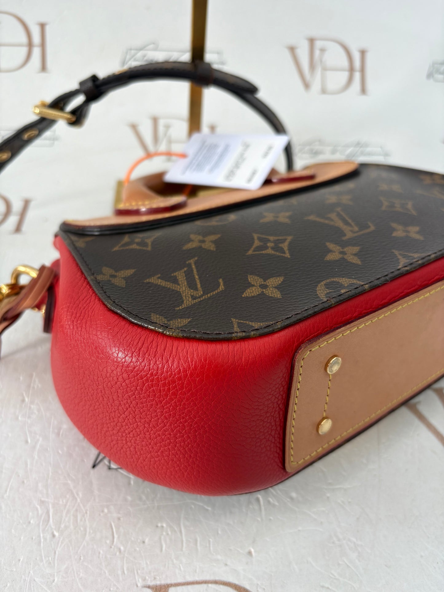 384087 - Louis Vuitton Eden