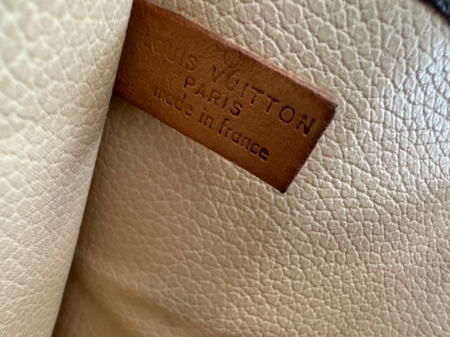 Louis Vuitton Sac Plat