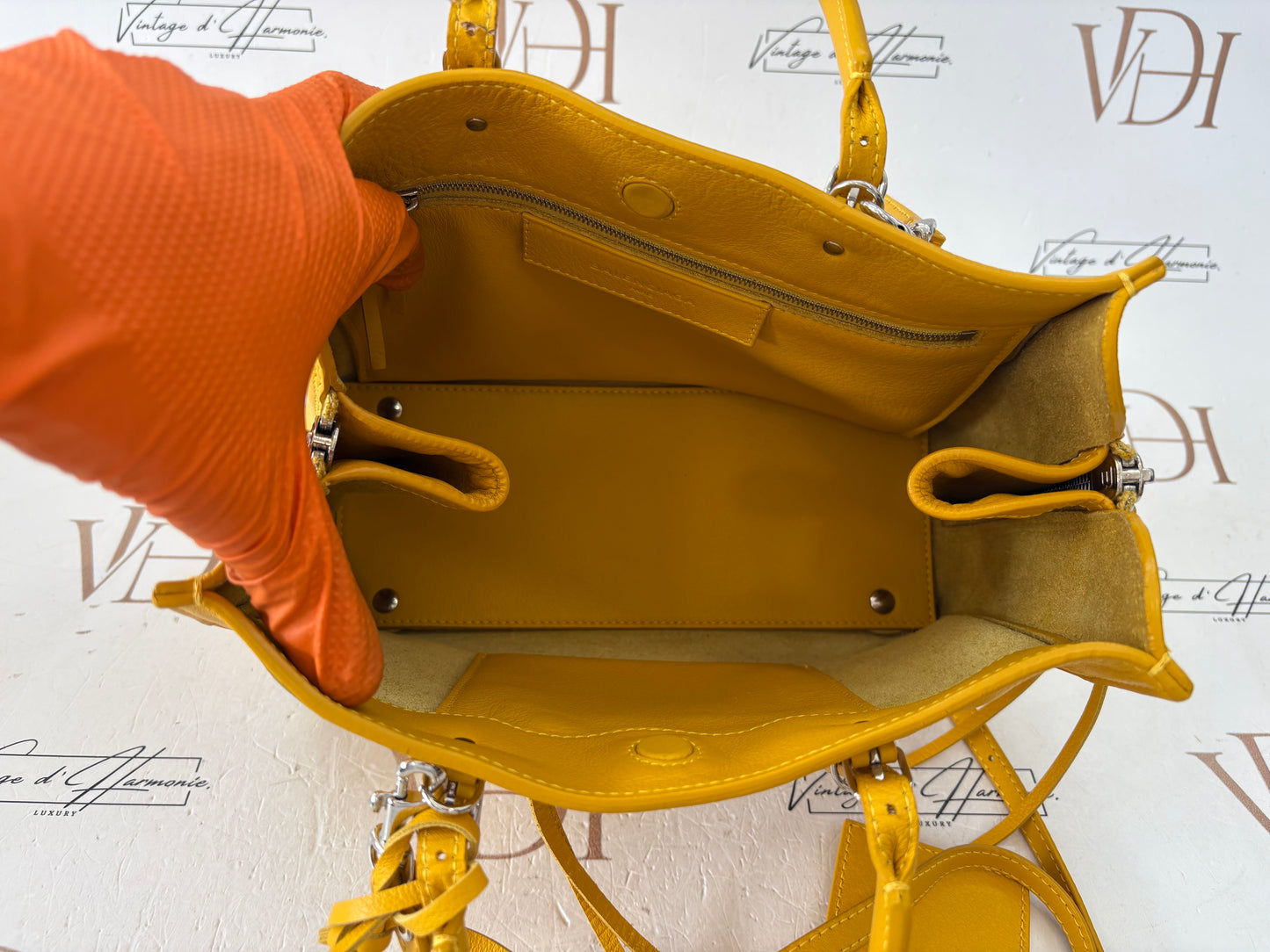 018605 - Balenciaga Yellow Papier