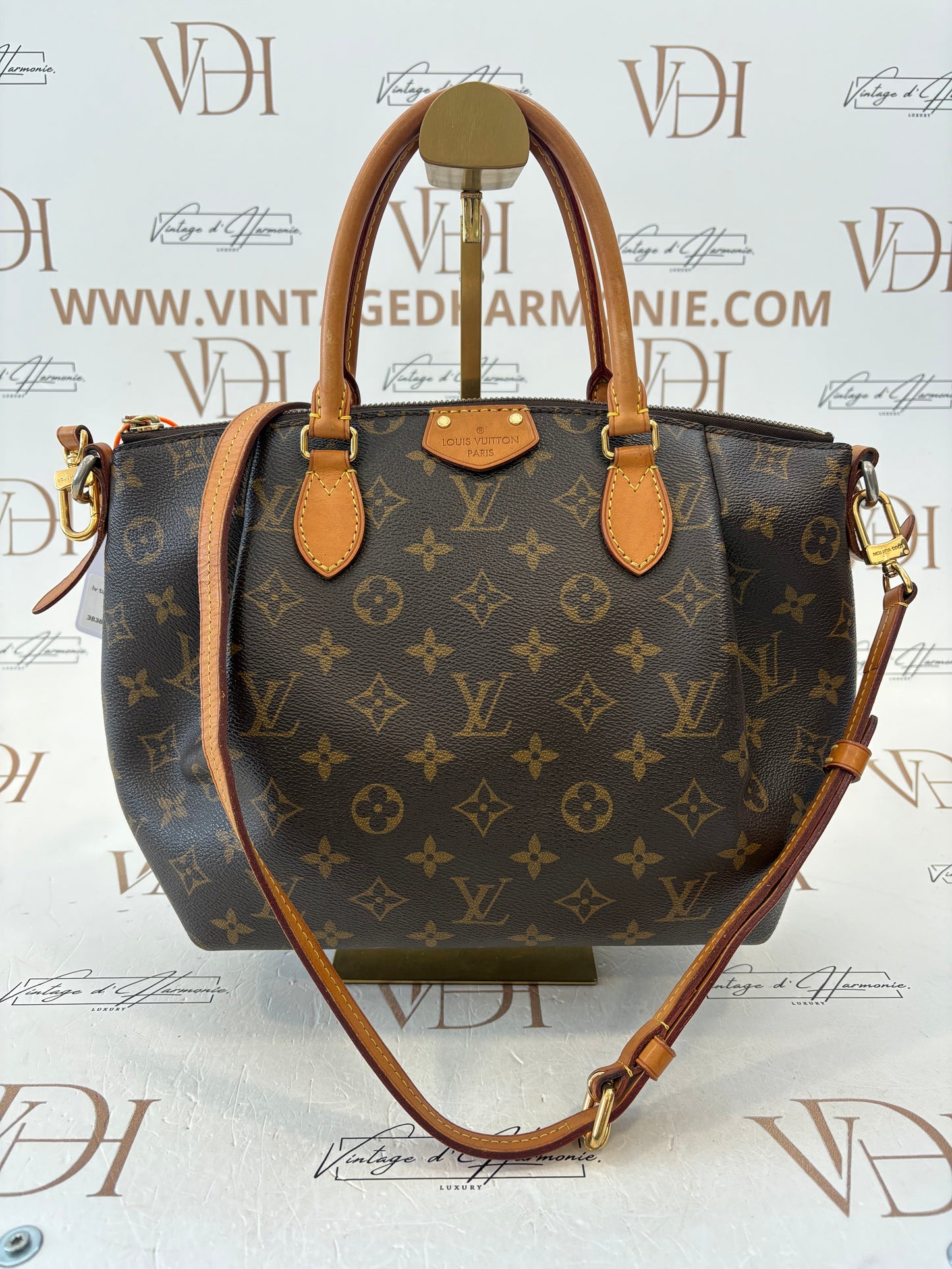 383820 - Louis Vuitton Turenne