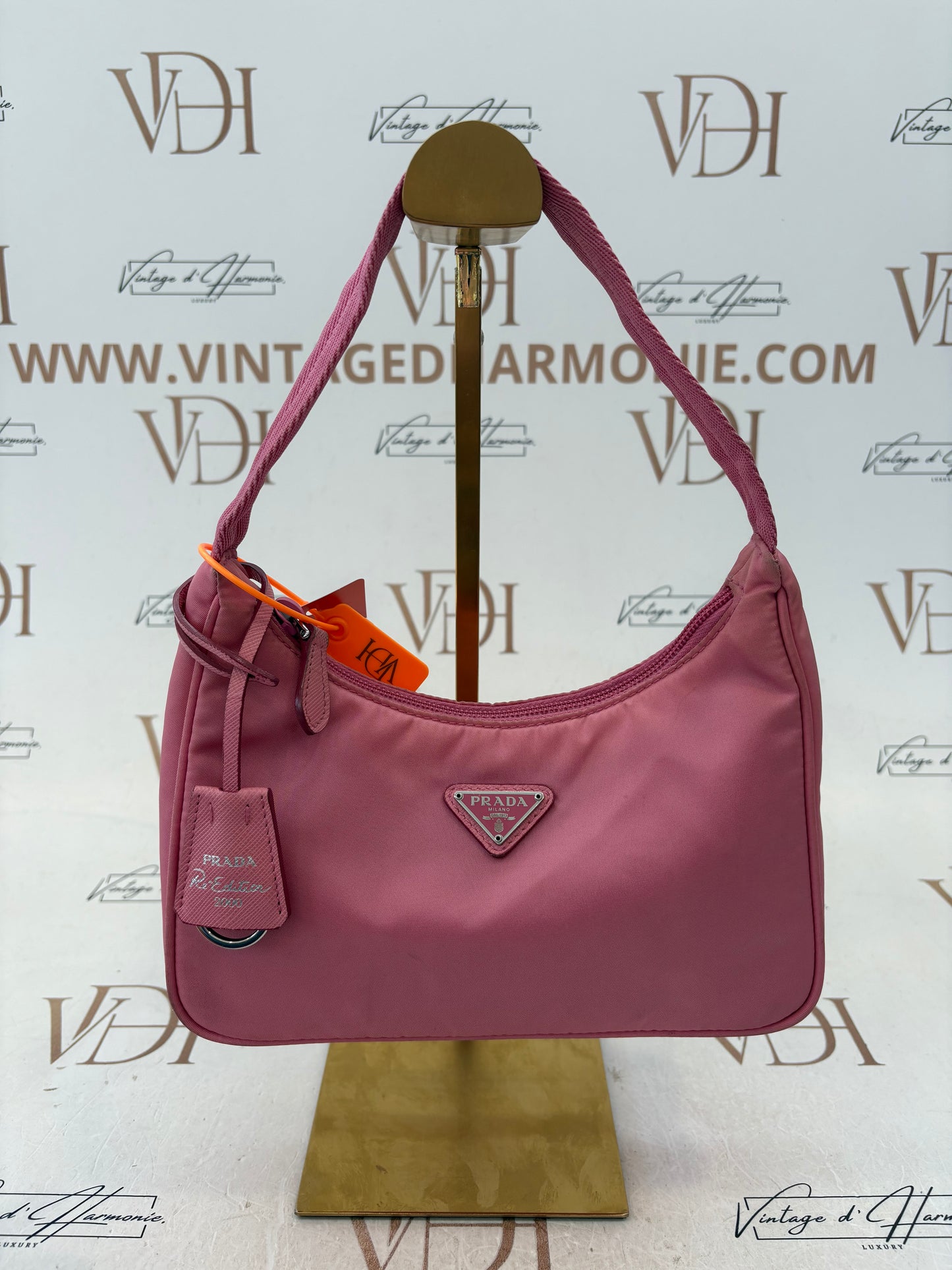 201160 - Prada Re-Edition 2000