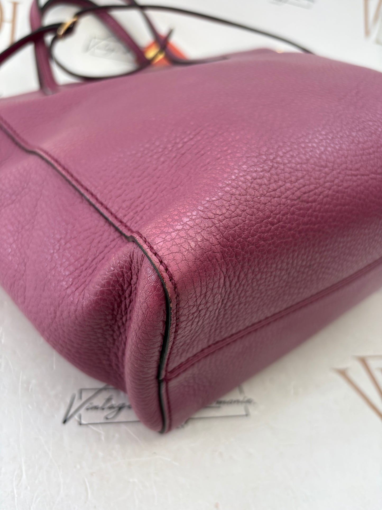 383625 - Gucci Swing