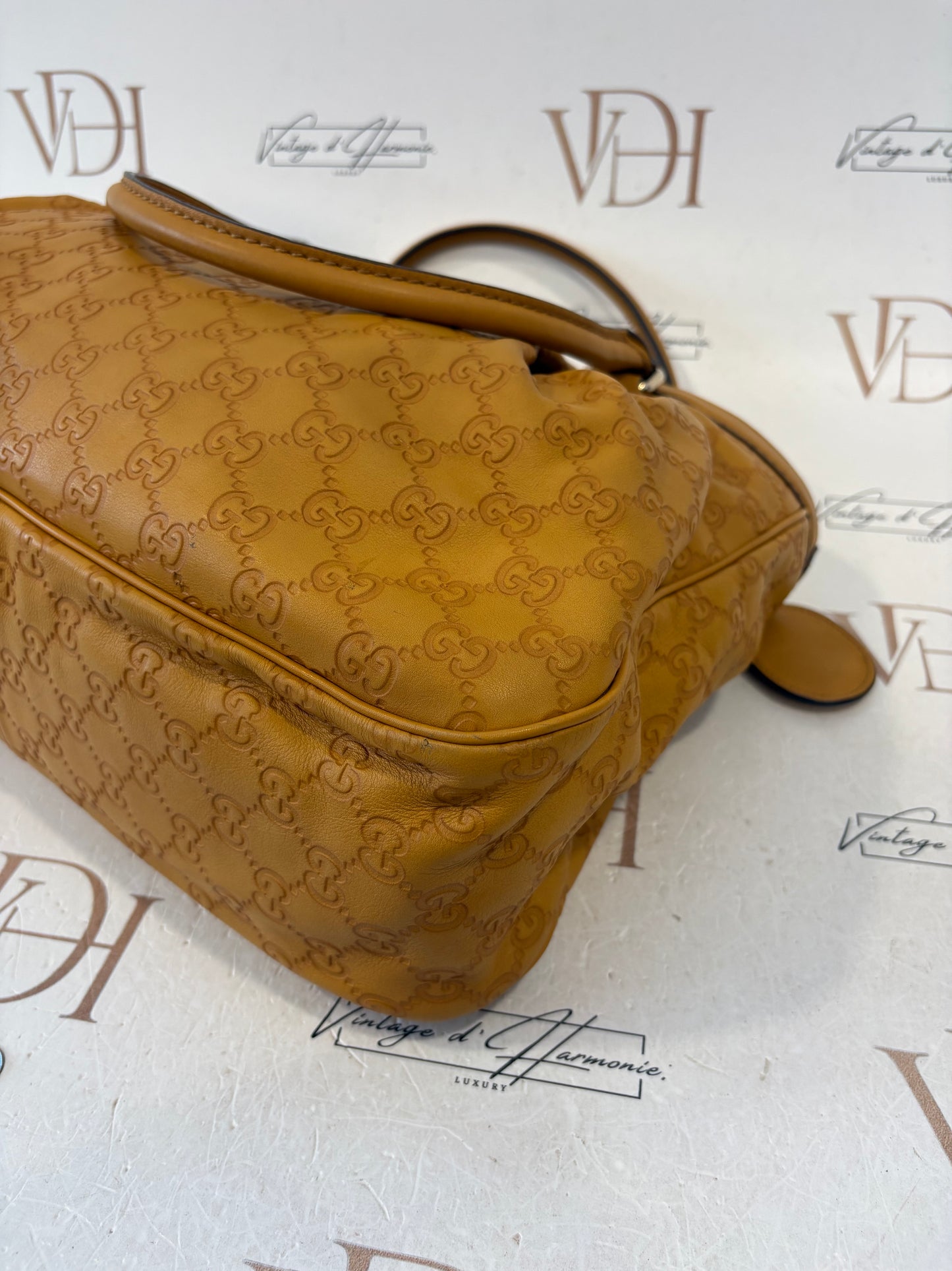 200935 - Gucci Sukey