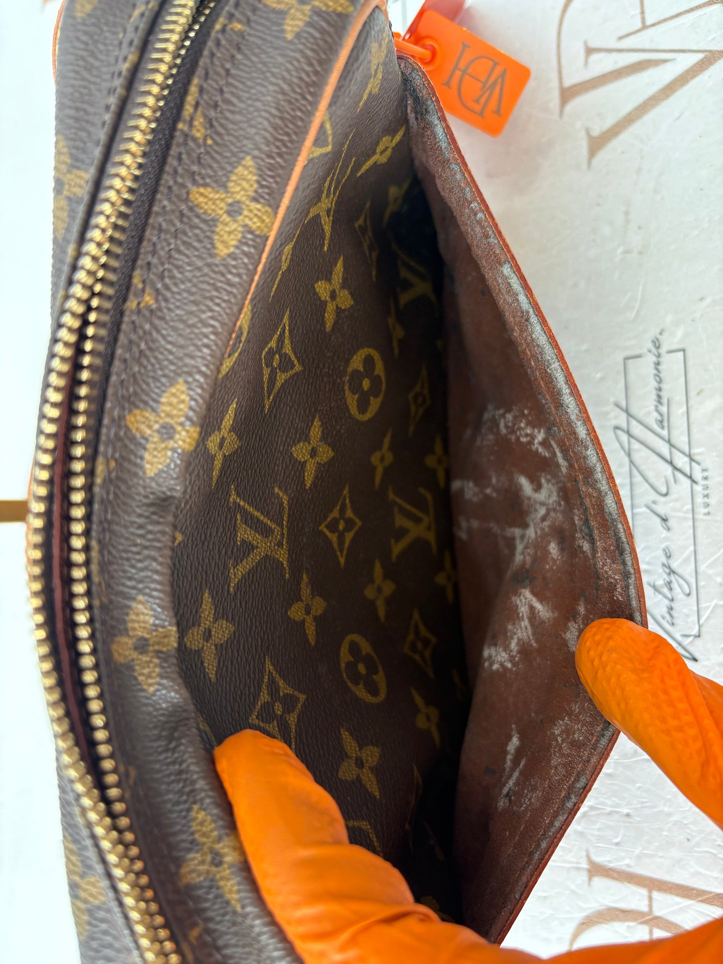 018267 - Louis Vuitton Trocadero 24