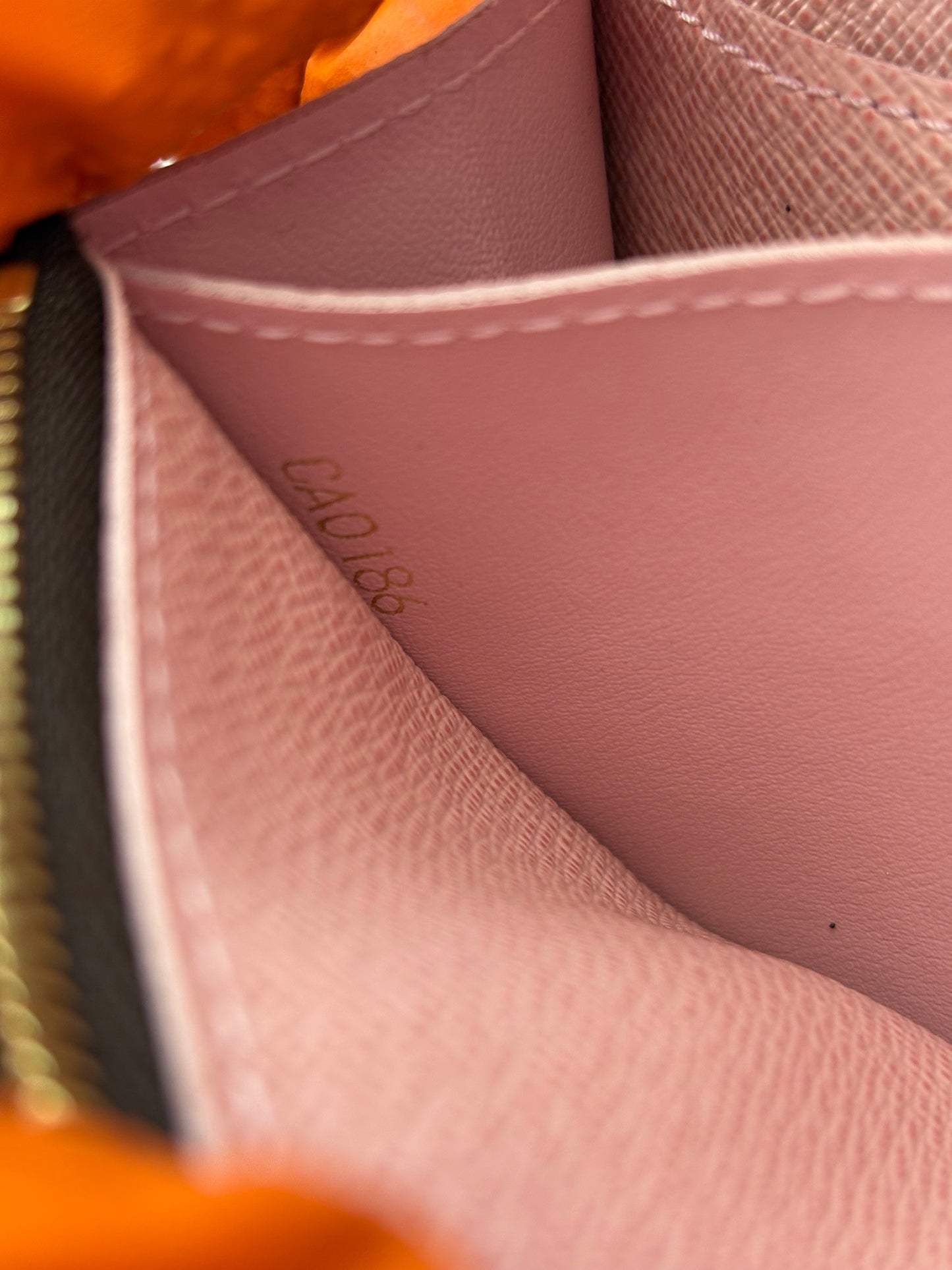 383269 - Louis Vuitton Caissa Wallet