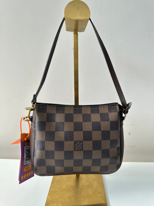 Louis Vuitton Pochette Damier
