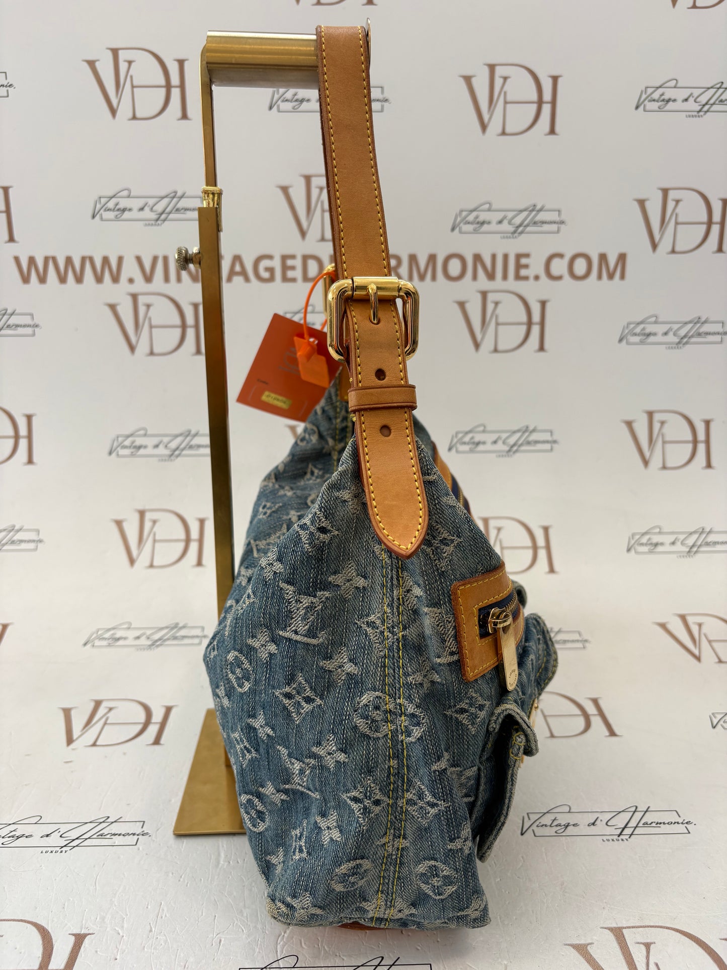 018804 - Louis Vuitton Baggy PM