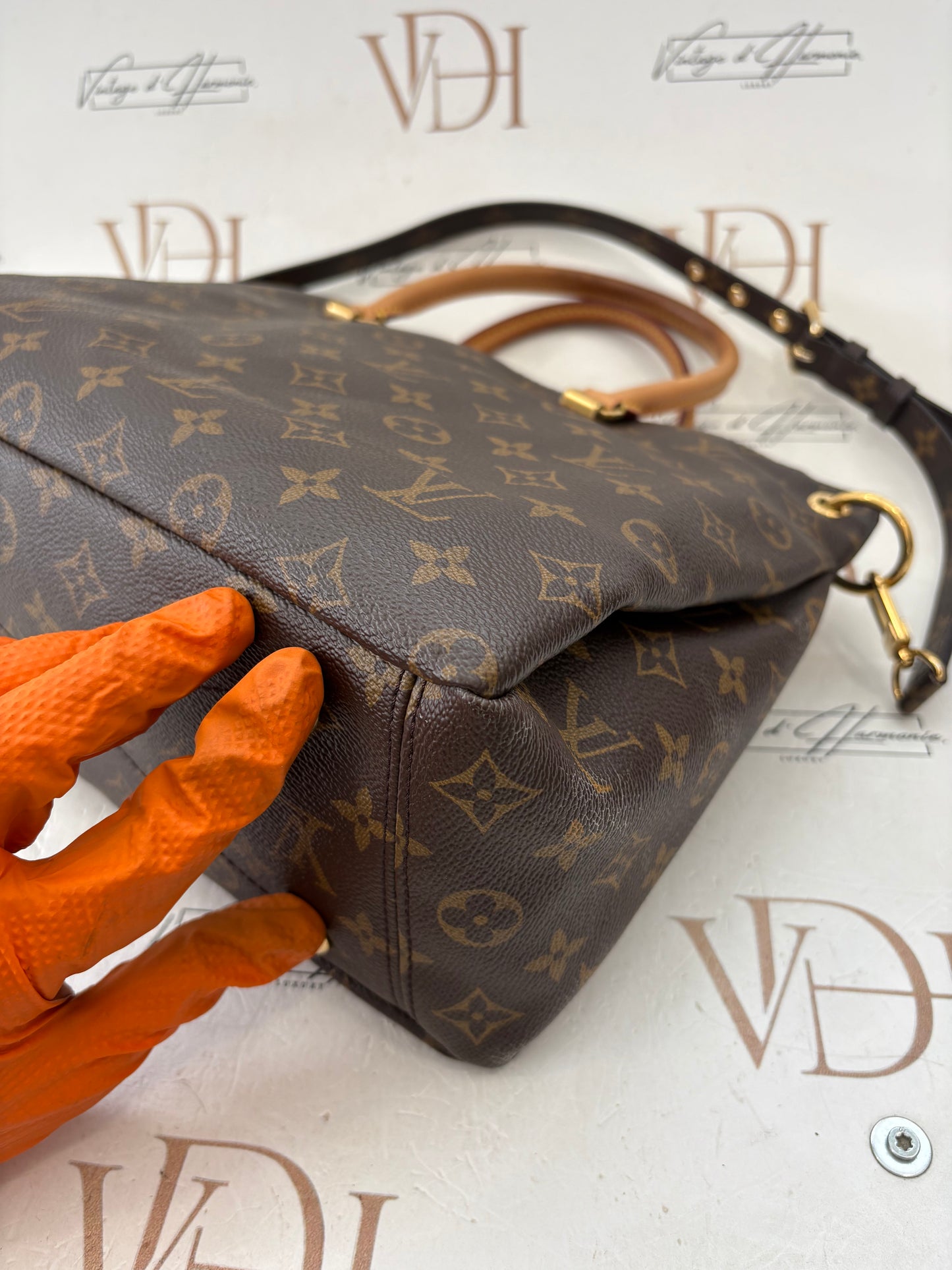 201184 - Louis Vuitton Pallas