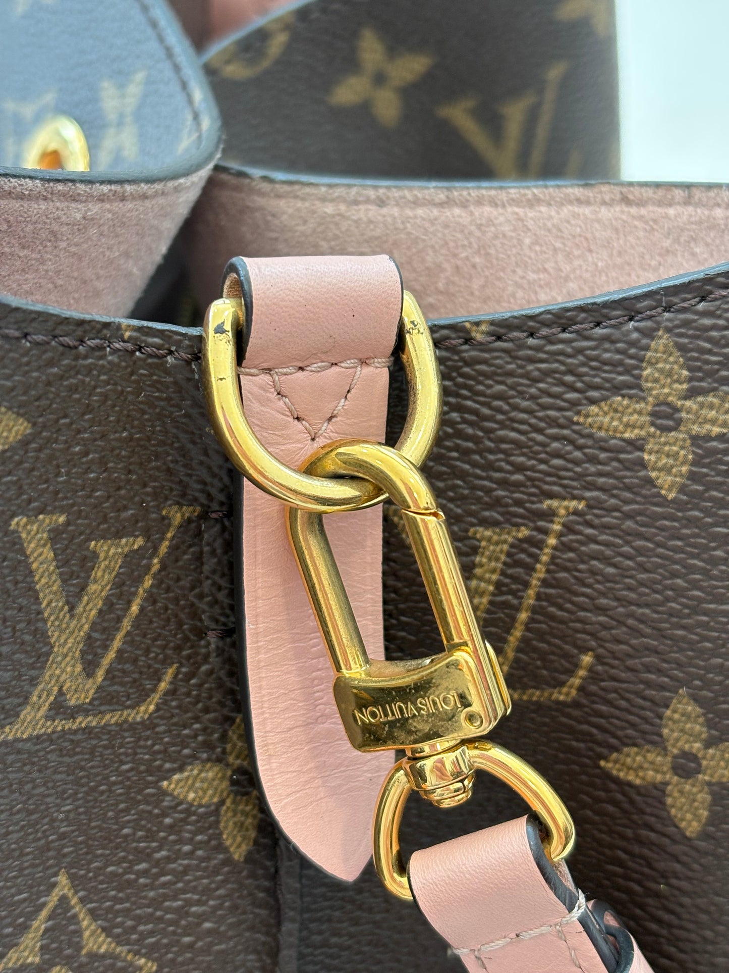 384130 - Louis Vuitton Neo Noe