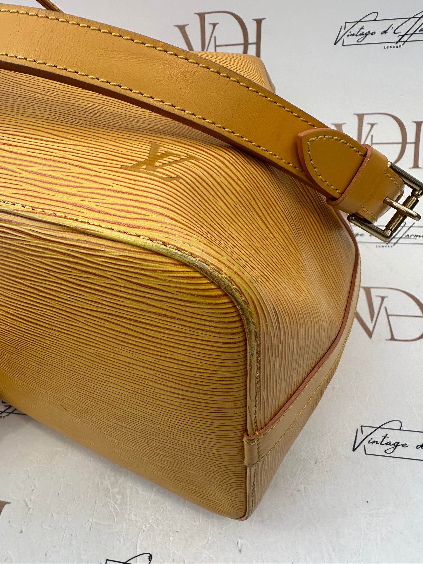 017929 - Louis Vuitton Yellow Epi Noè