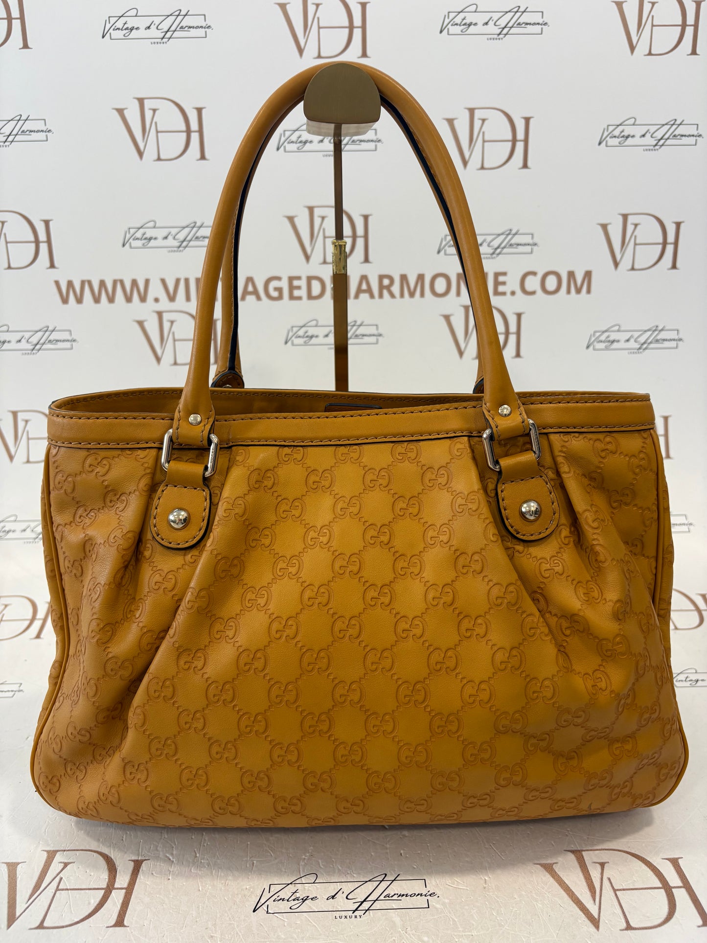 200935 - Gucci Sukey
