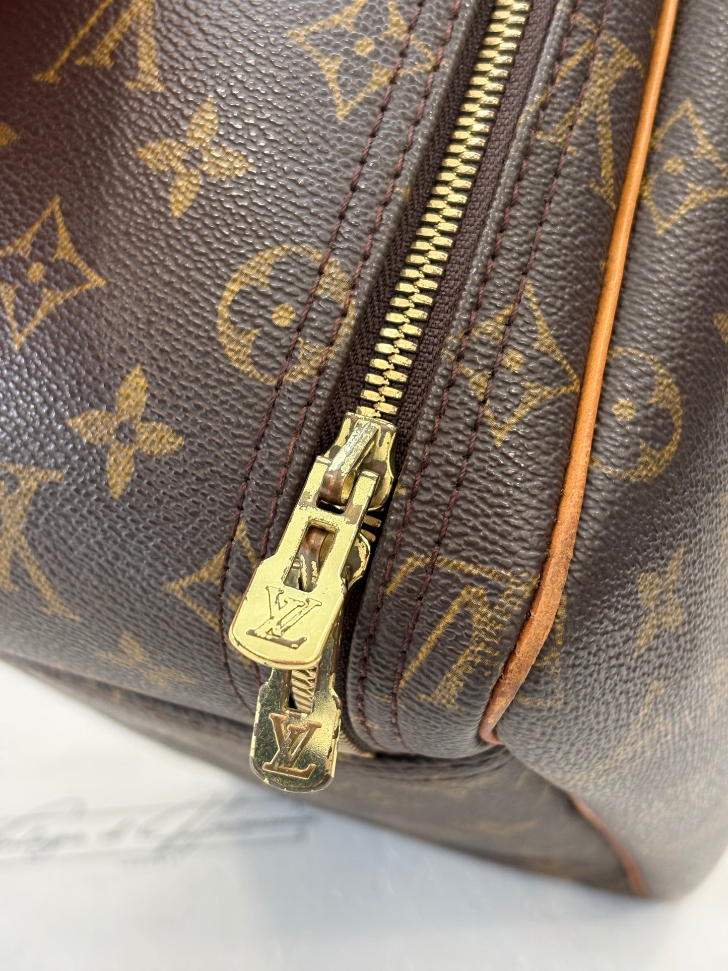 200985 - Louis Vuitton Excursion