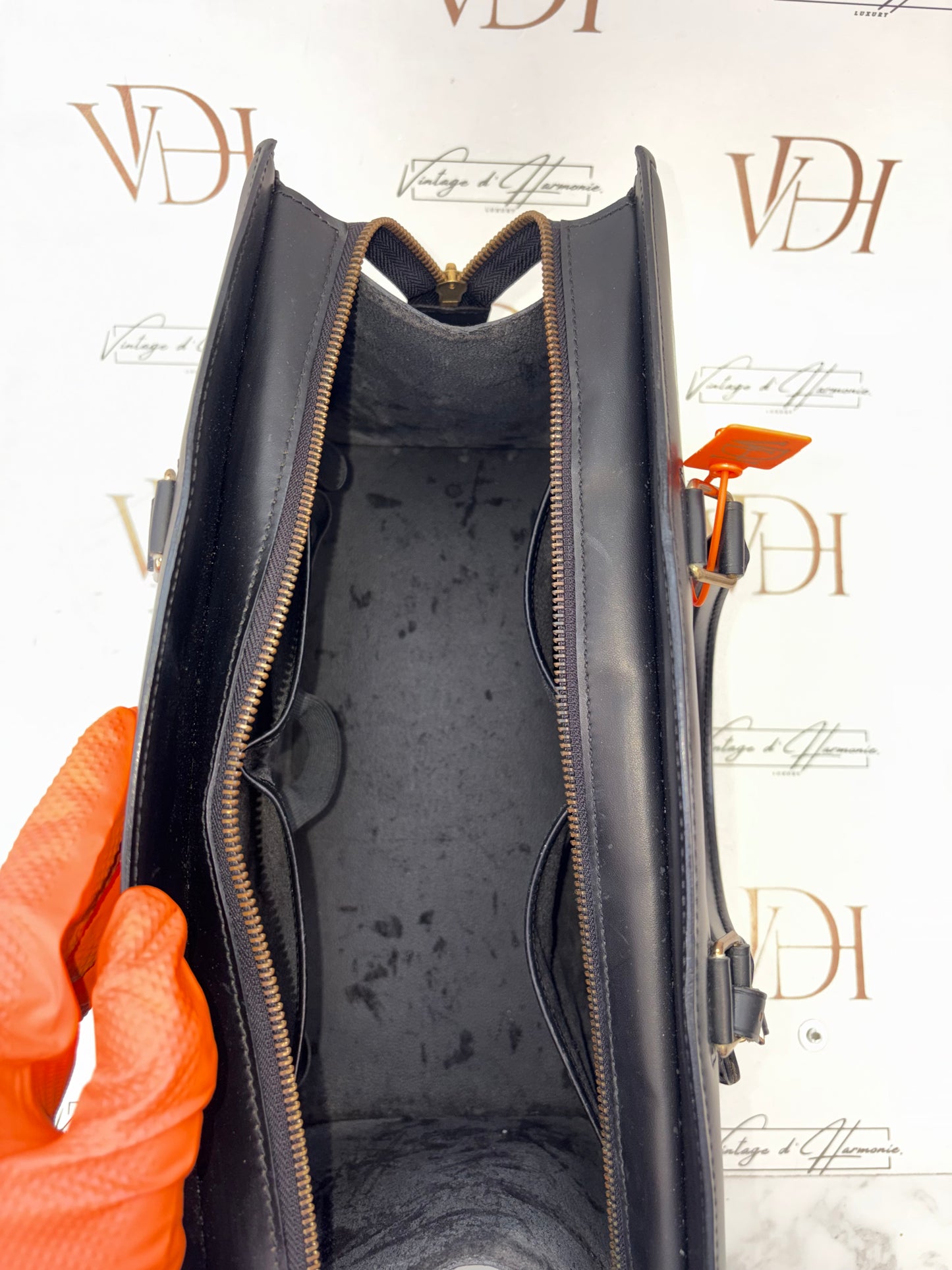 018659 - Louis Vuitton Riviera Epi Black