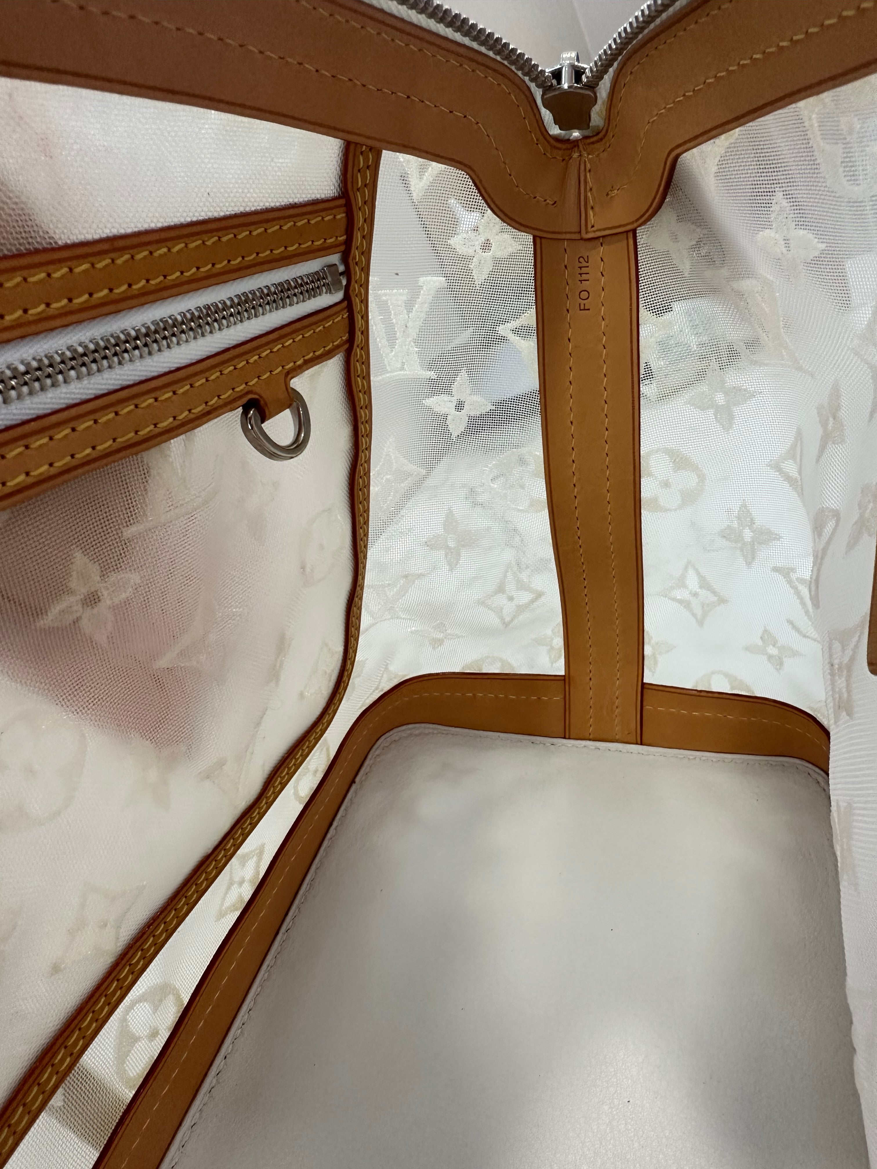 Louis Vuitton Blanc Monogram Transparent lockit east west