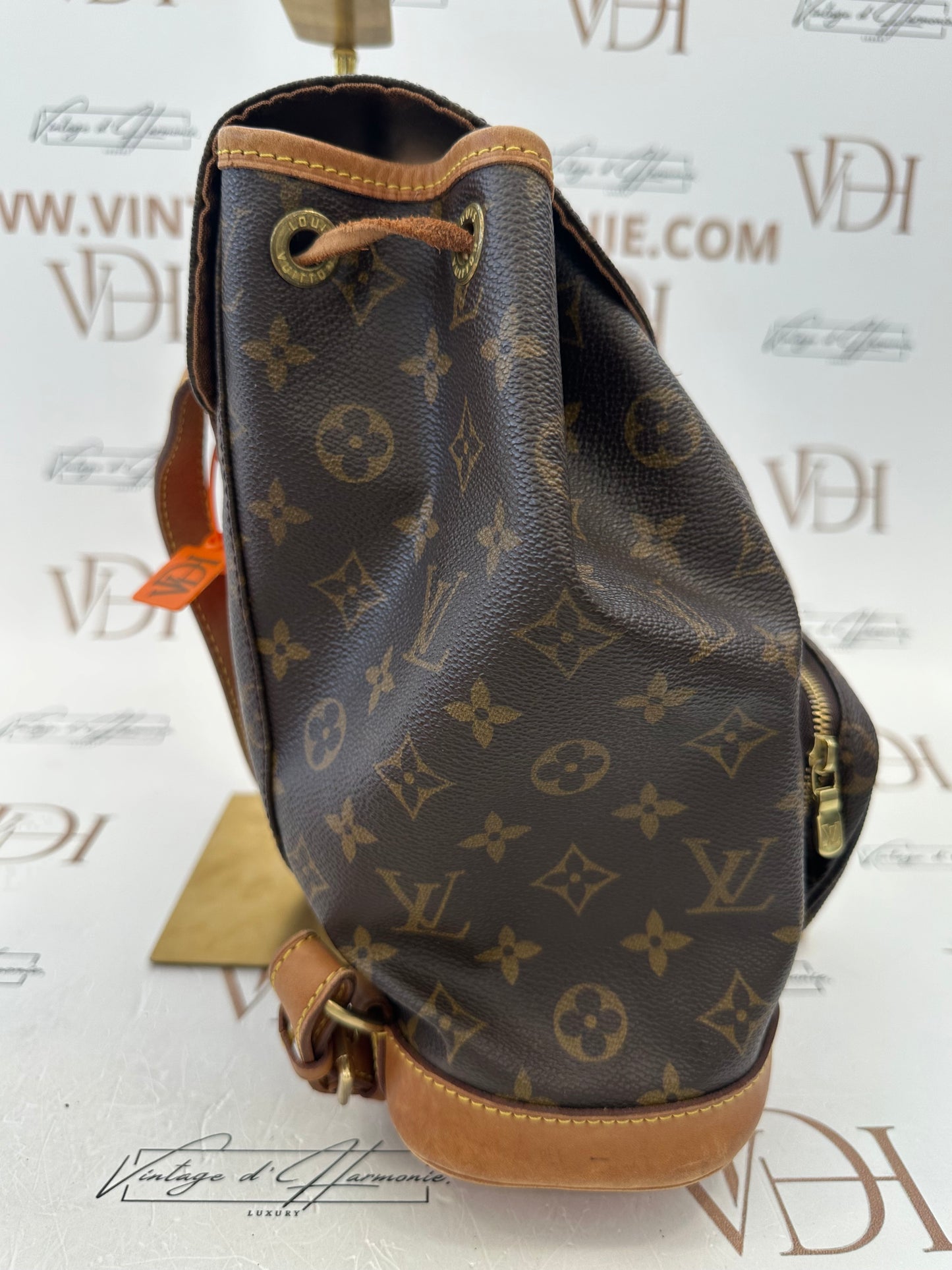 016867 - Louis Vuitton Montsouris MM