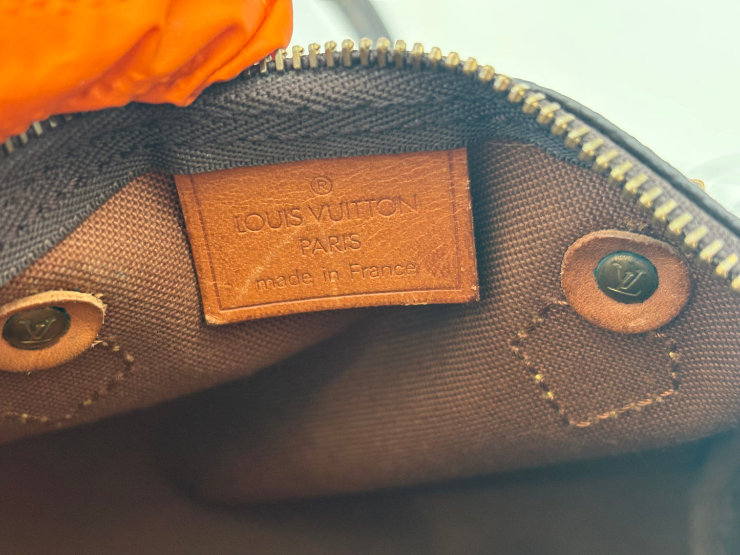 018827 - Louis Vuitton Mini Speedy