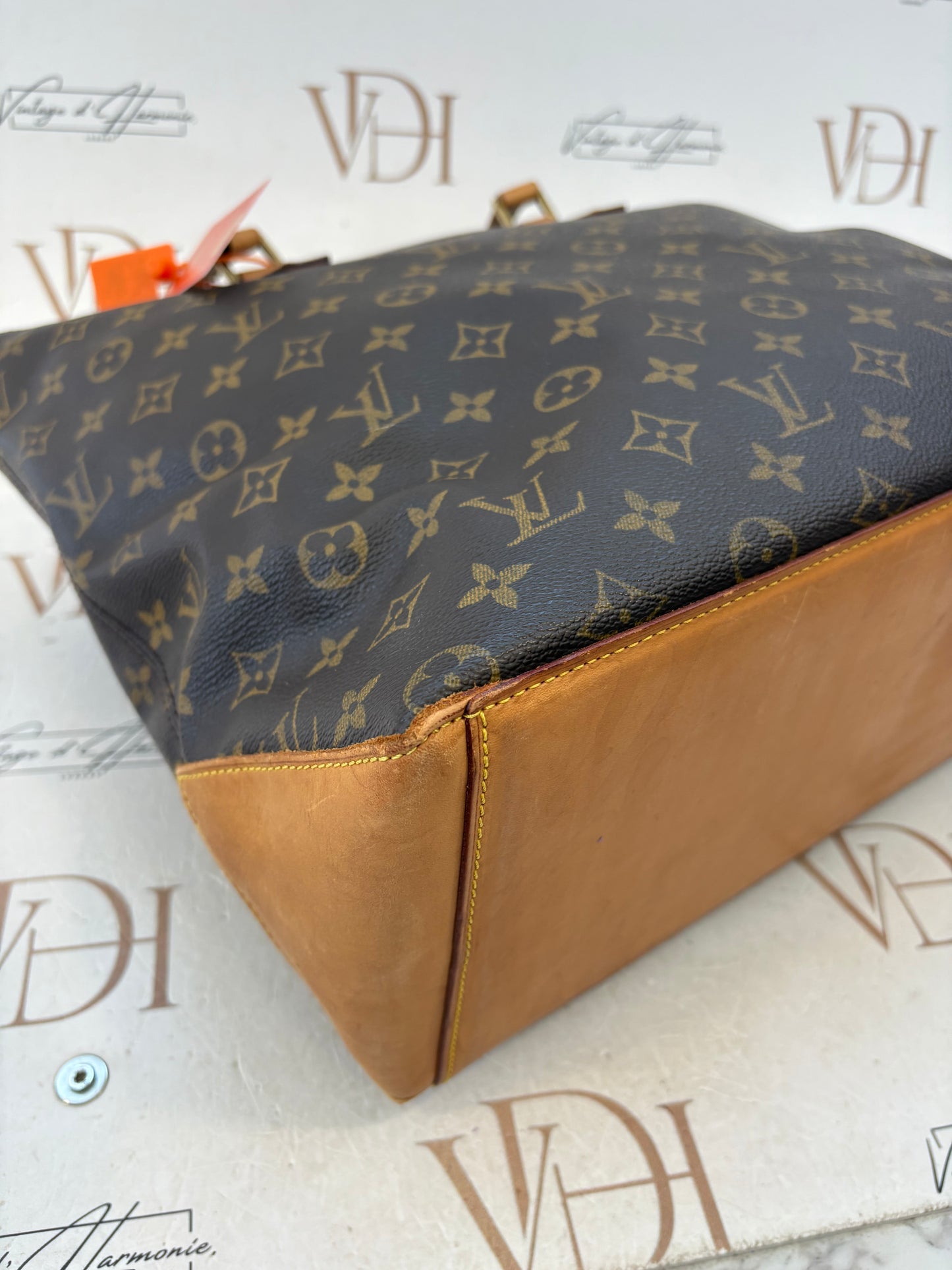 018582 - Louis Vuitton Cabas Mezzo