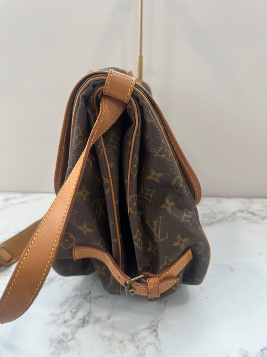 Louis Vuitton Saumur 35