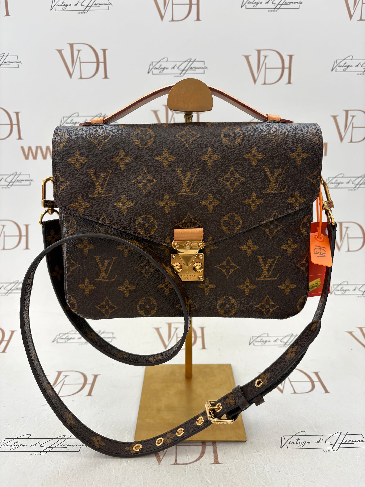 201114 - Louis Vuitton Metis