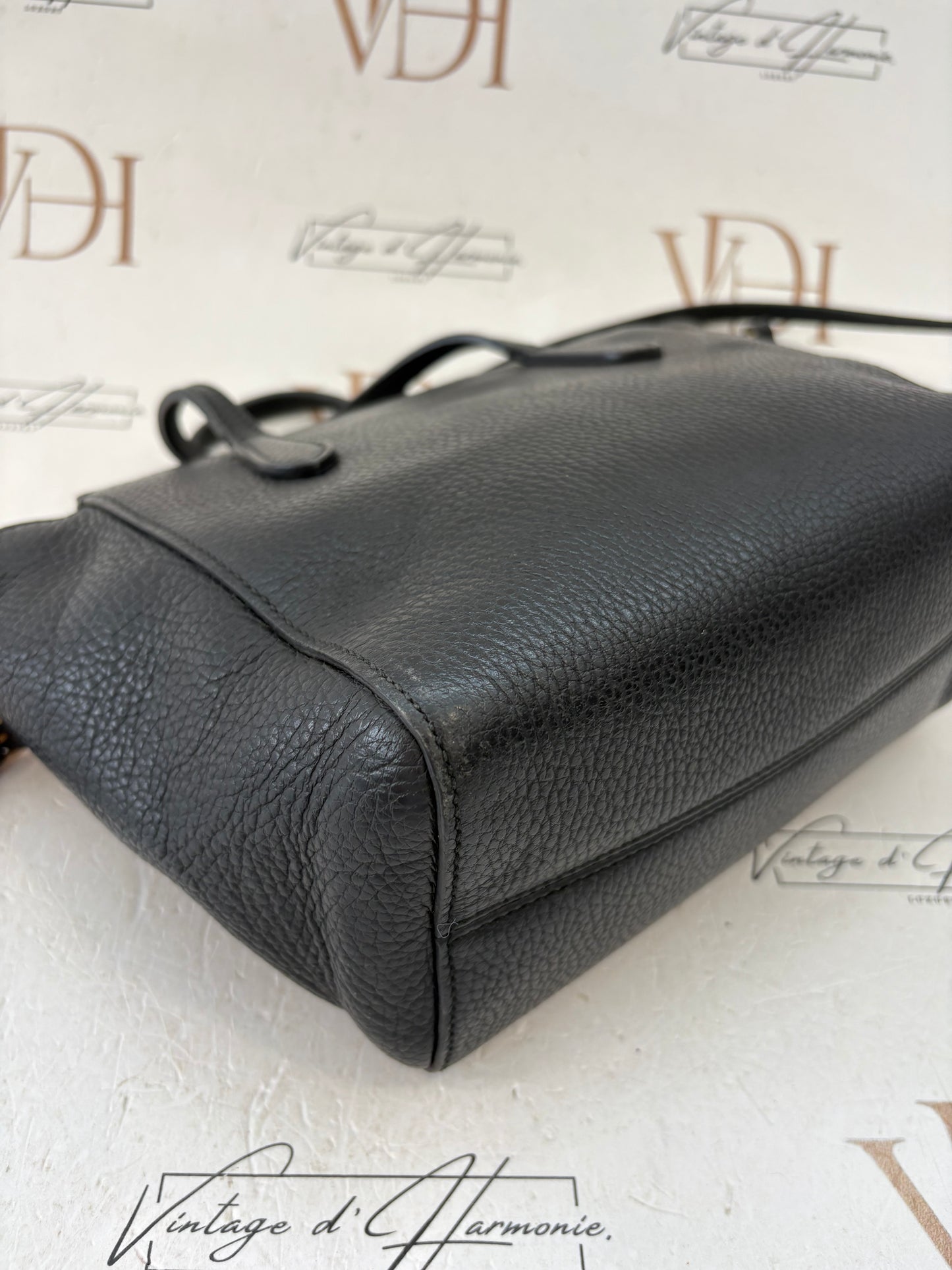 201588 - Gucci Black