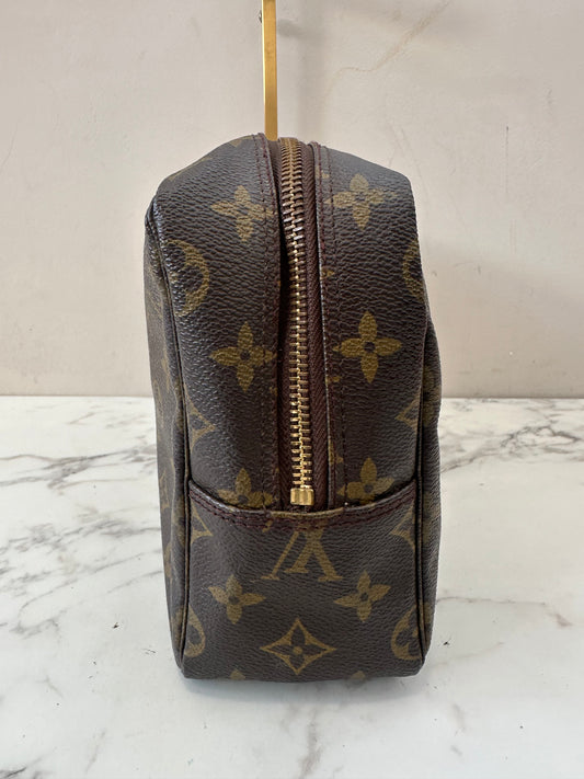 Louis Vuitton Trousse Toilette 28