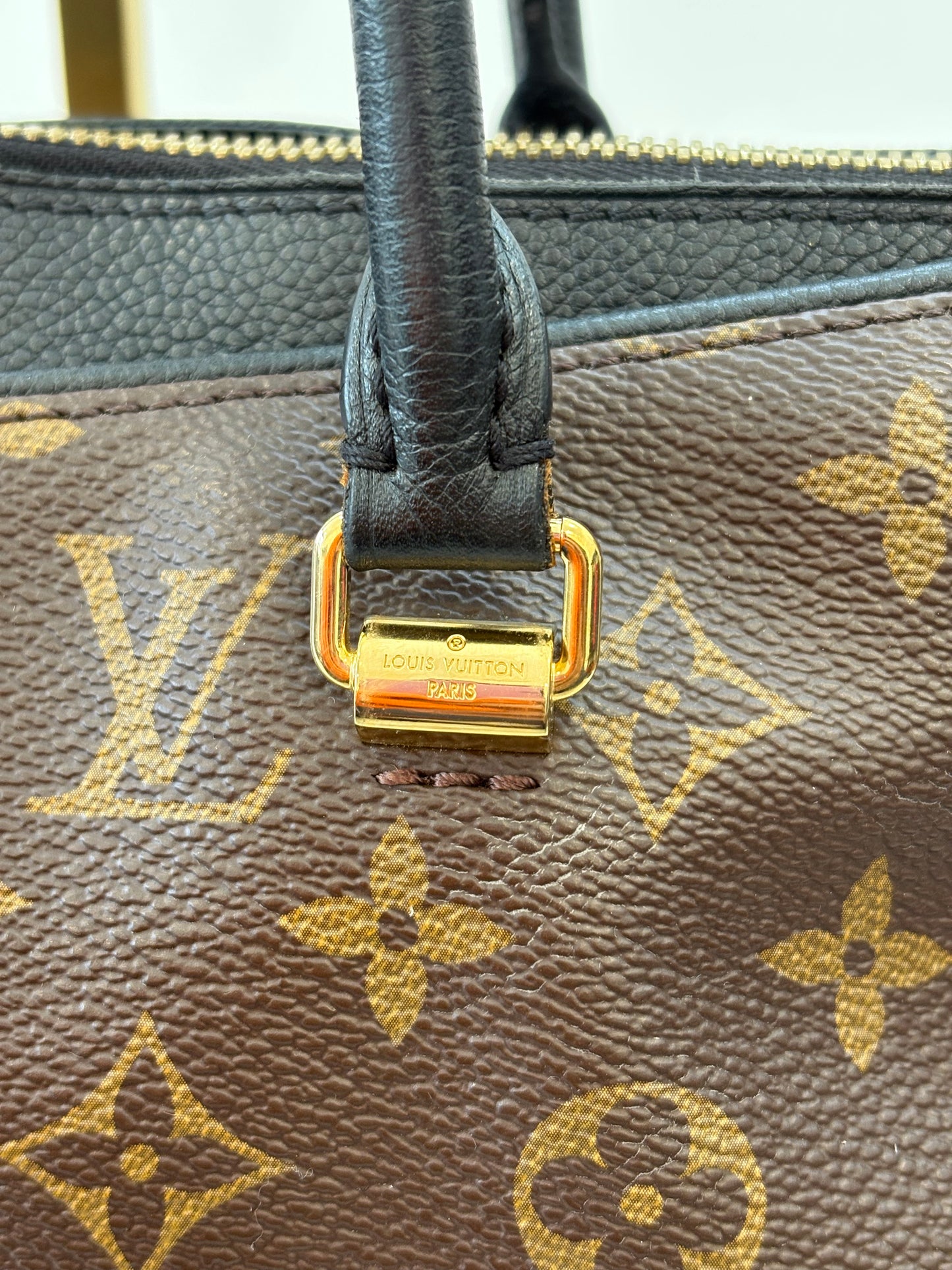 201176 - Louis Vuitton Pallas
