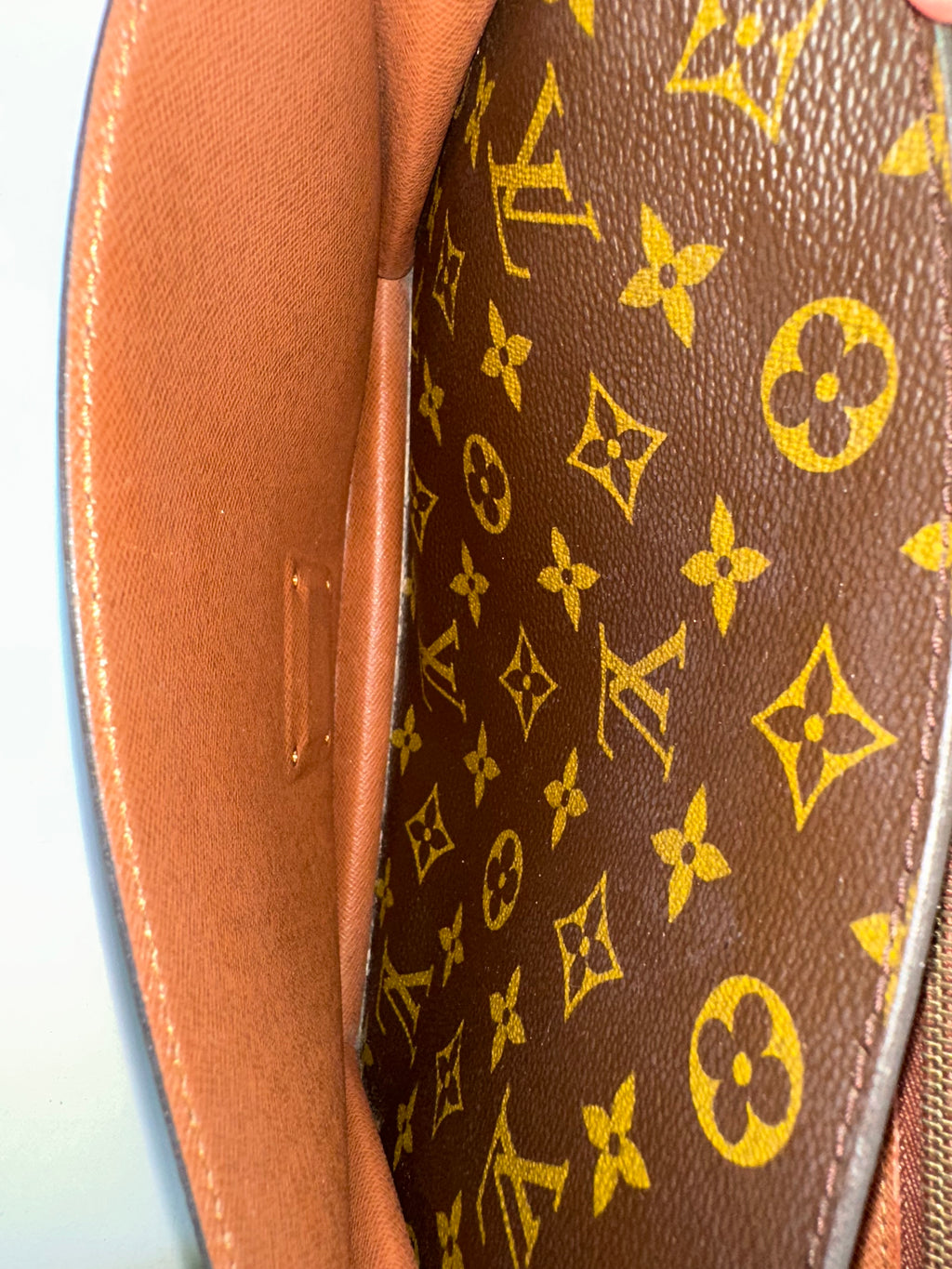 Louis Vuitton Monceau 28