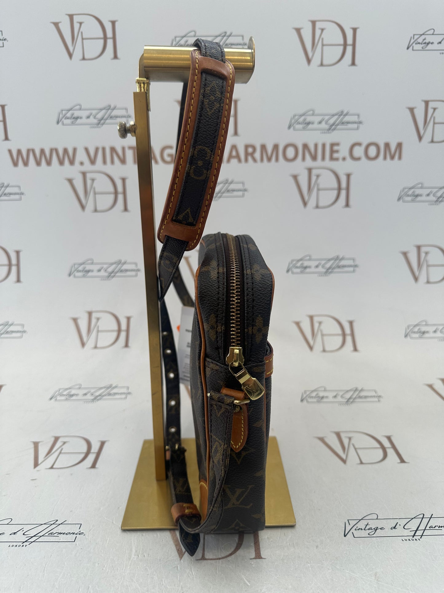 018755 - Louis Vuitton Danube