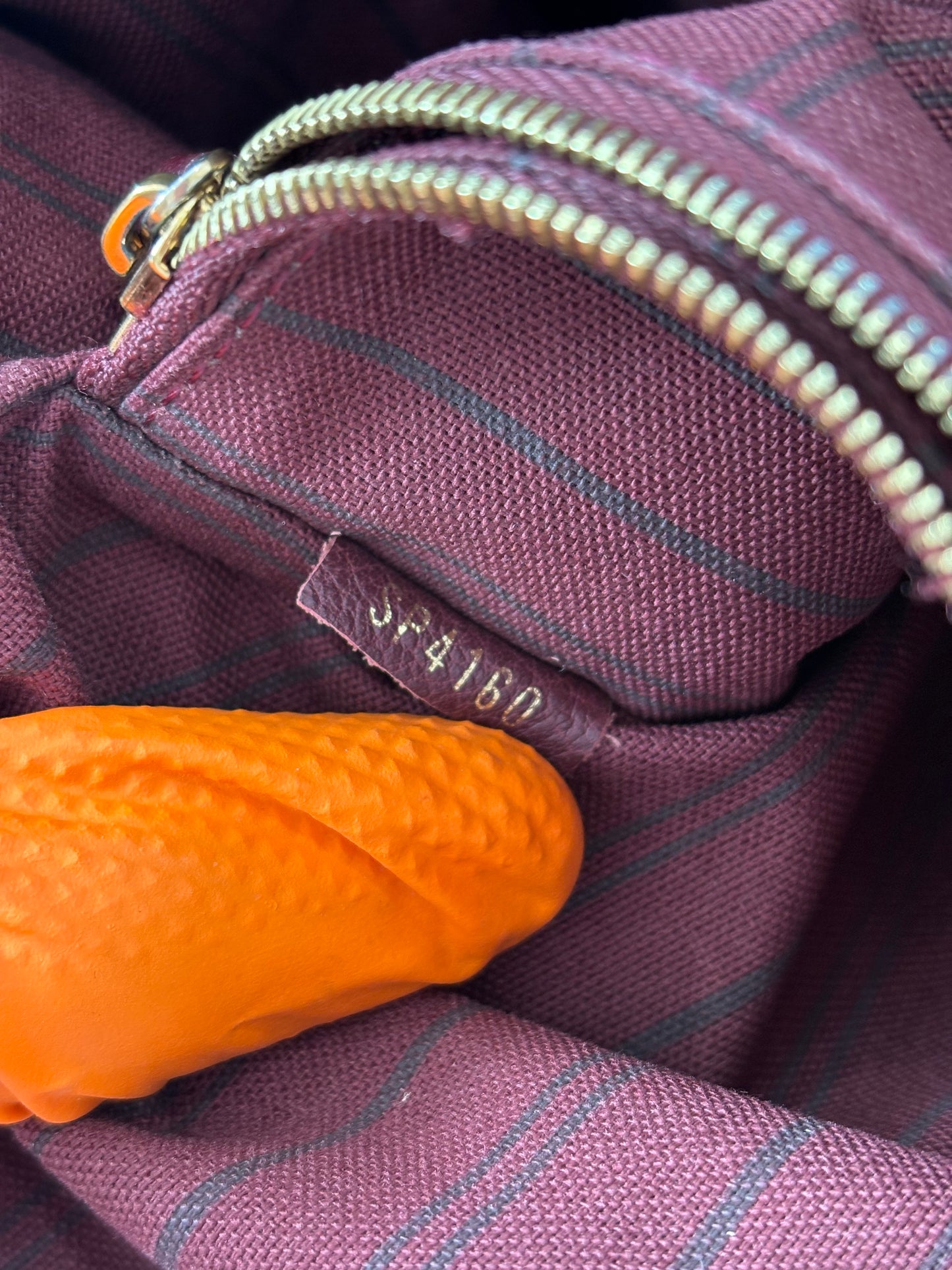 384012 - Louis Vuitton Lumineuse