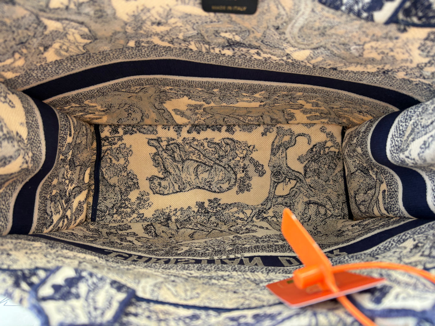 383592 - Dior Book Tote