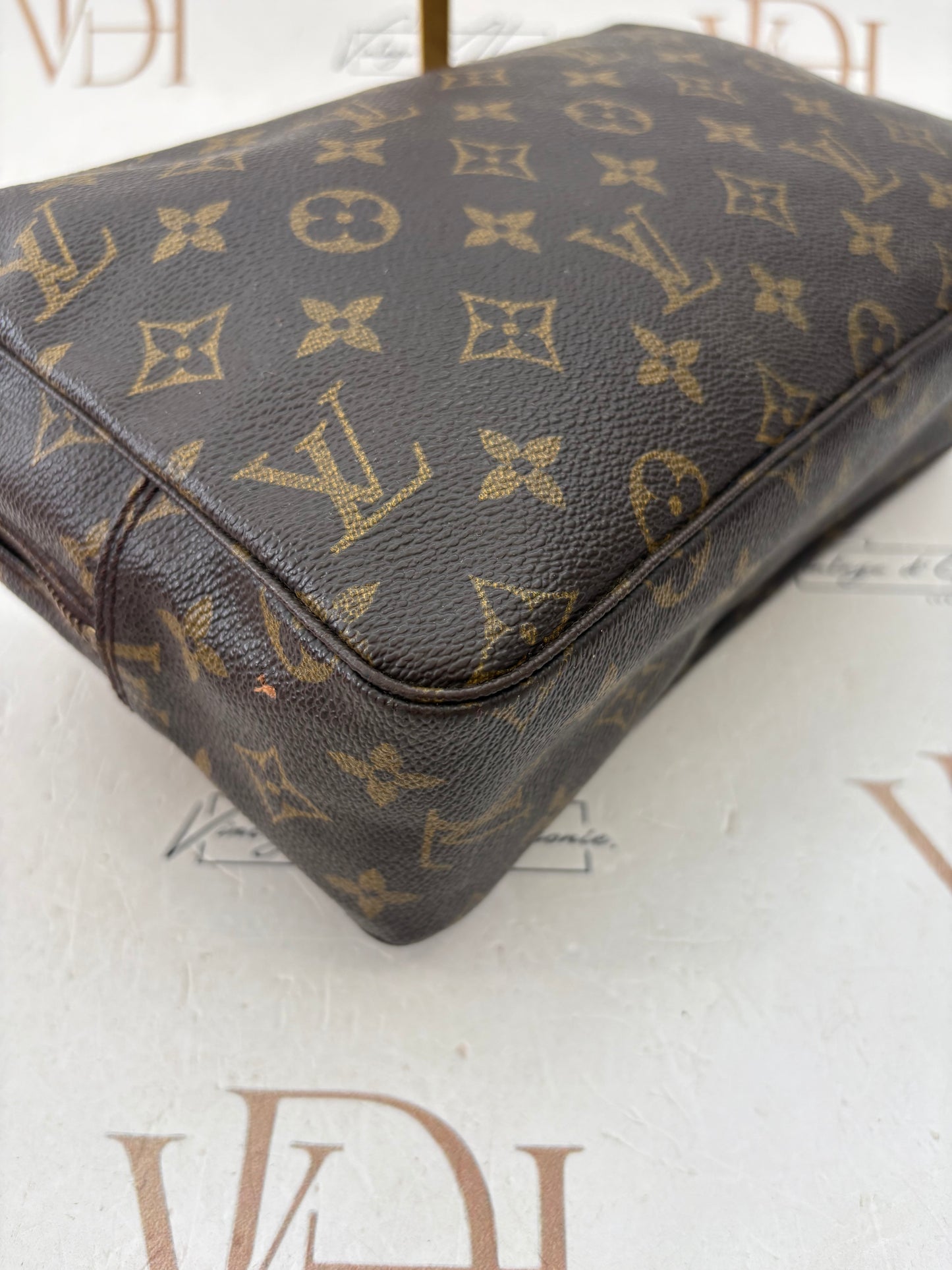 018731 - Louis Vuitton Trousse Toilette 28