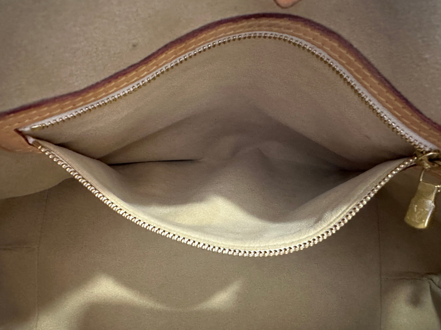 017921 - Louis Vuitton Azur Hampstead PM