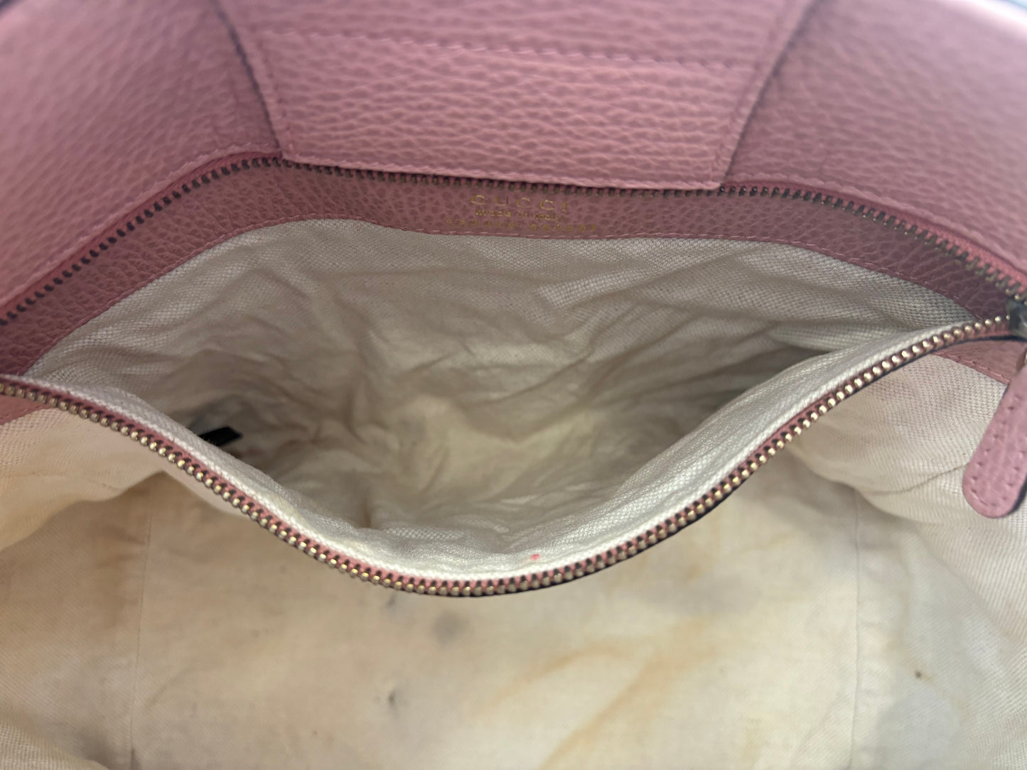 383907 - Gucci Swing