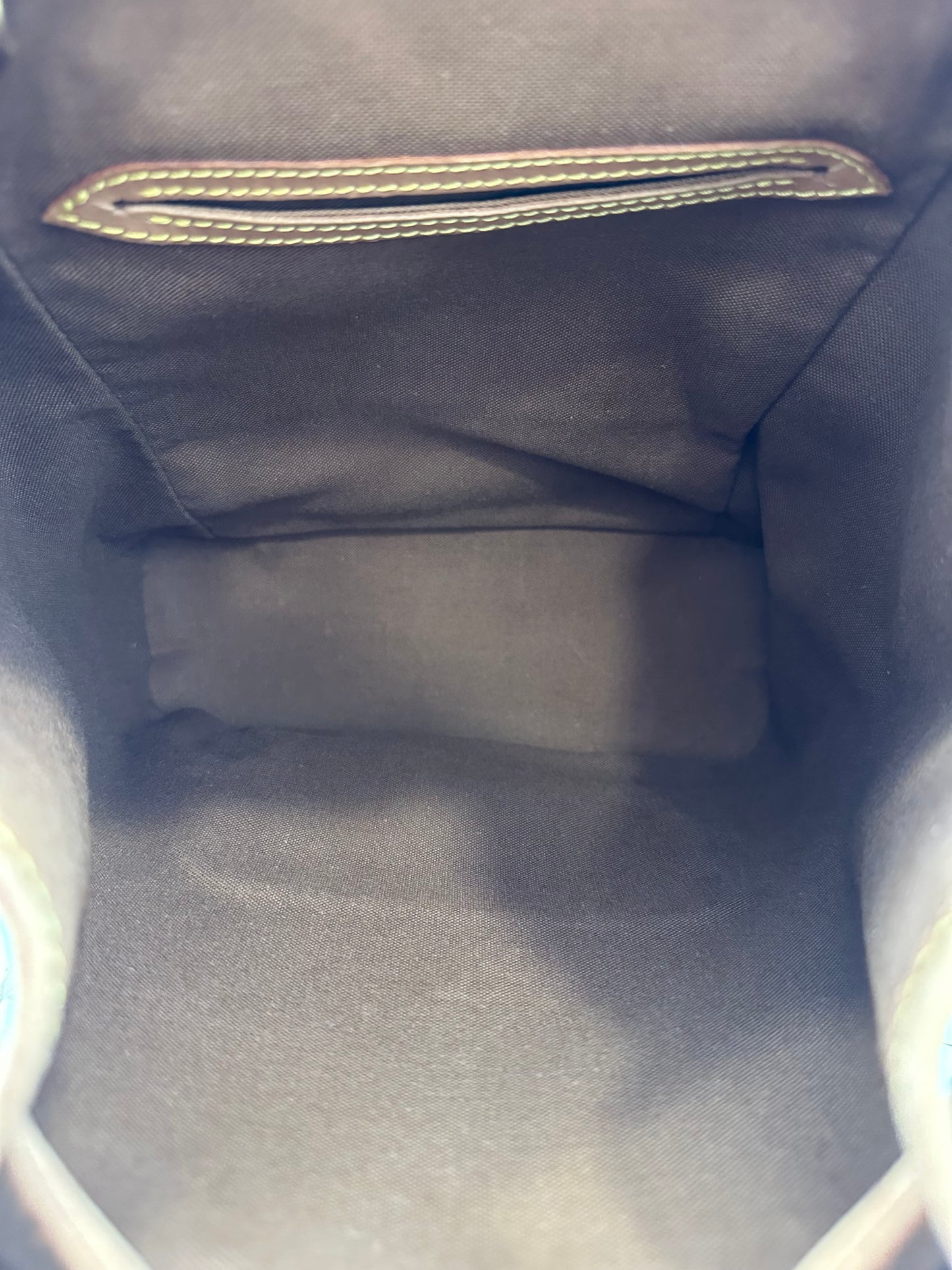 018721 - Louis Vuitton Montsouris MM