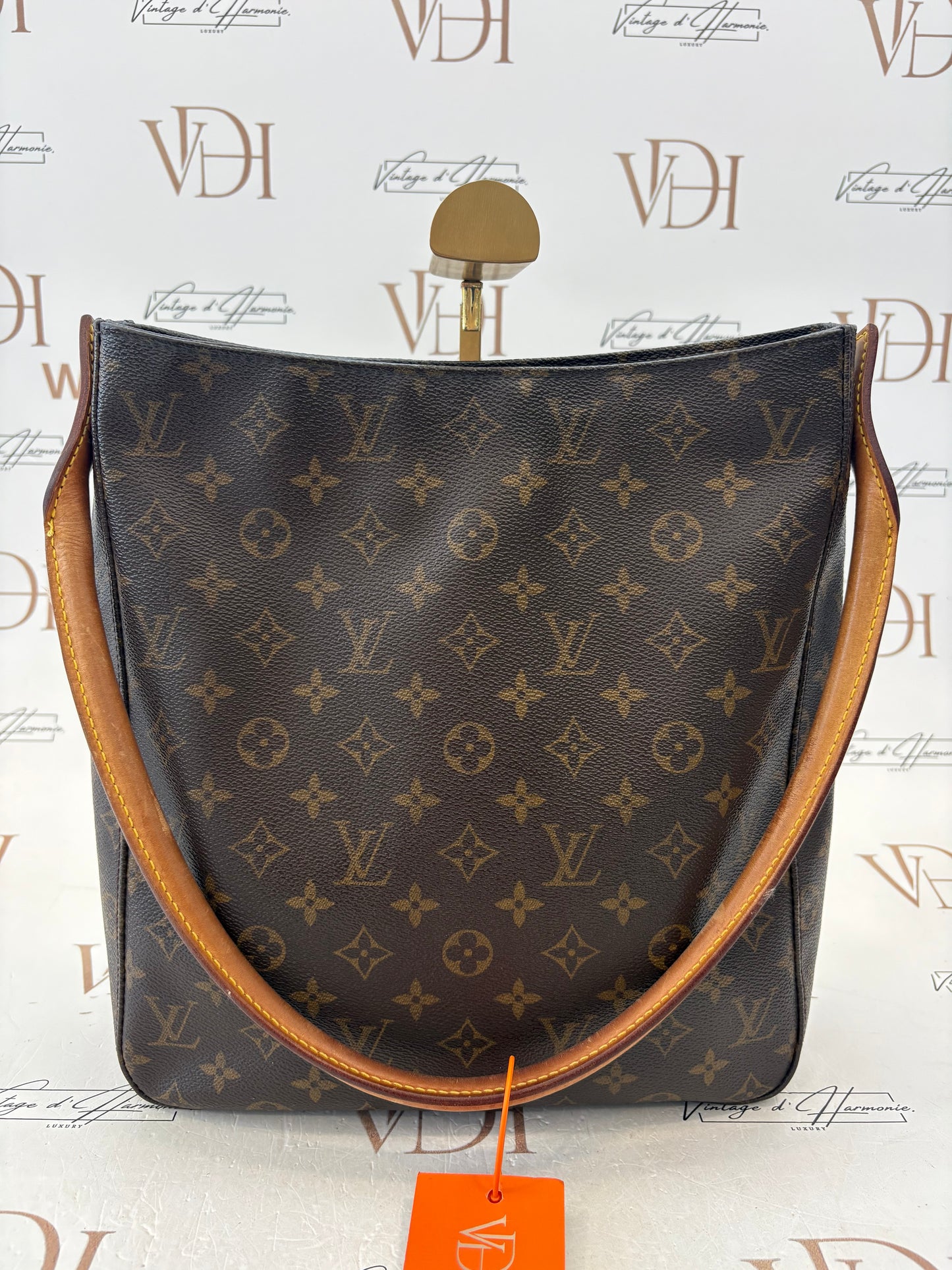 018942 - Louis Vuitton Looping GM