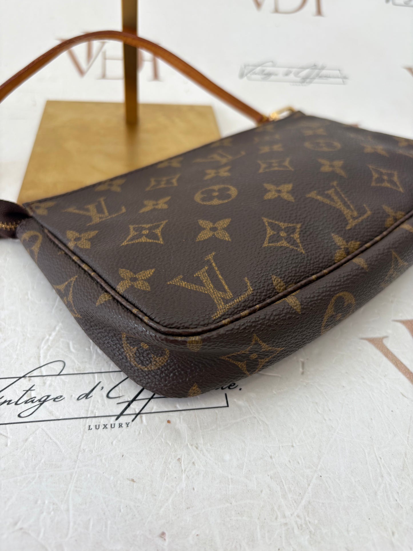 018555 - Louis Vuitton Pochette Accessoires