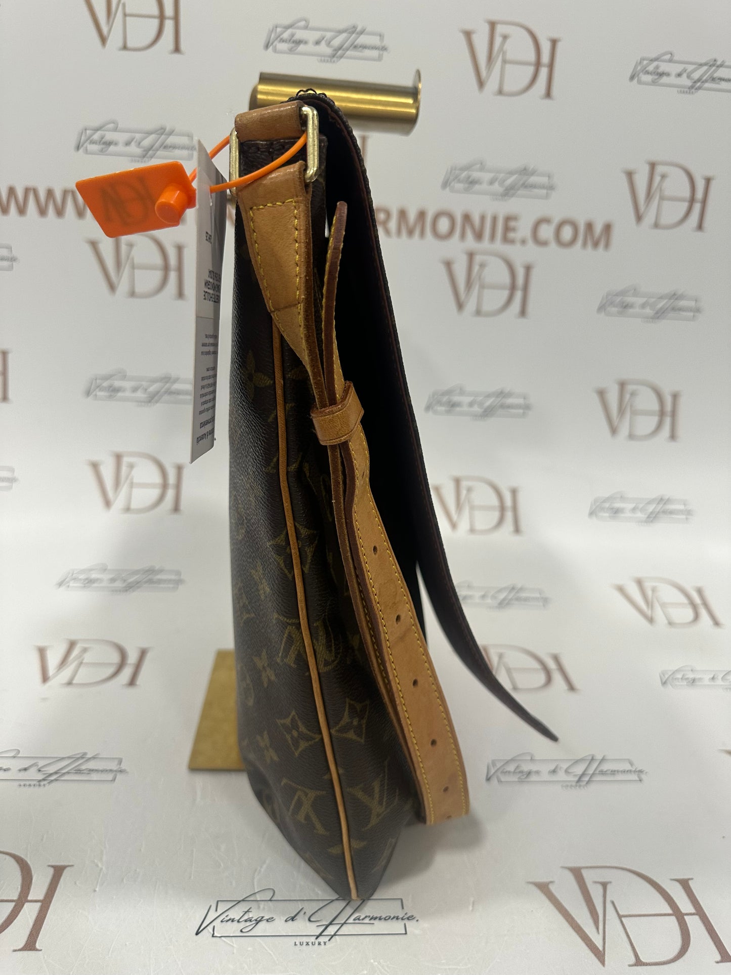 017796 - Louis Vuitton Musette