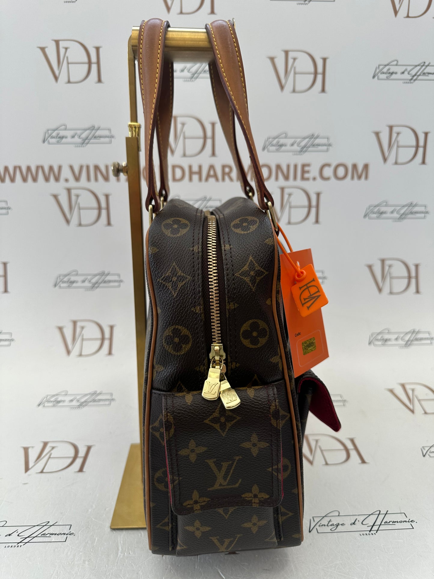 016929 - Louis Vuitton Excentricite