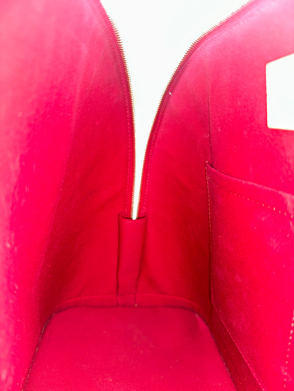 Louis Vuitton Alma GM Vernis Red