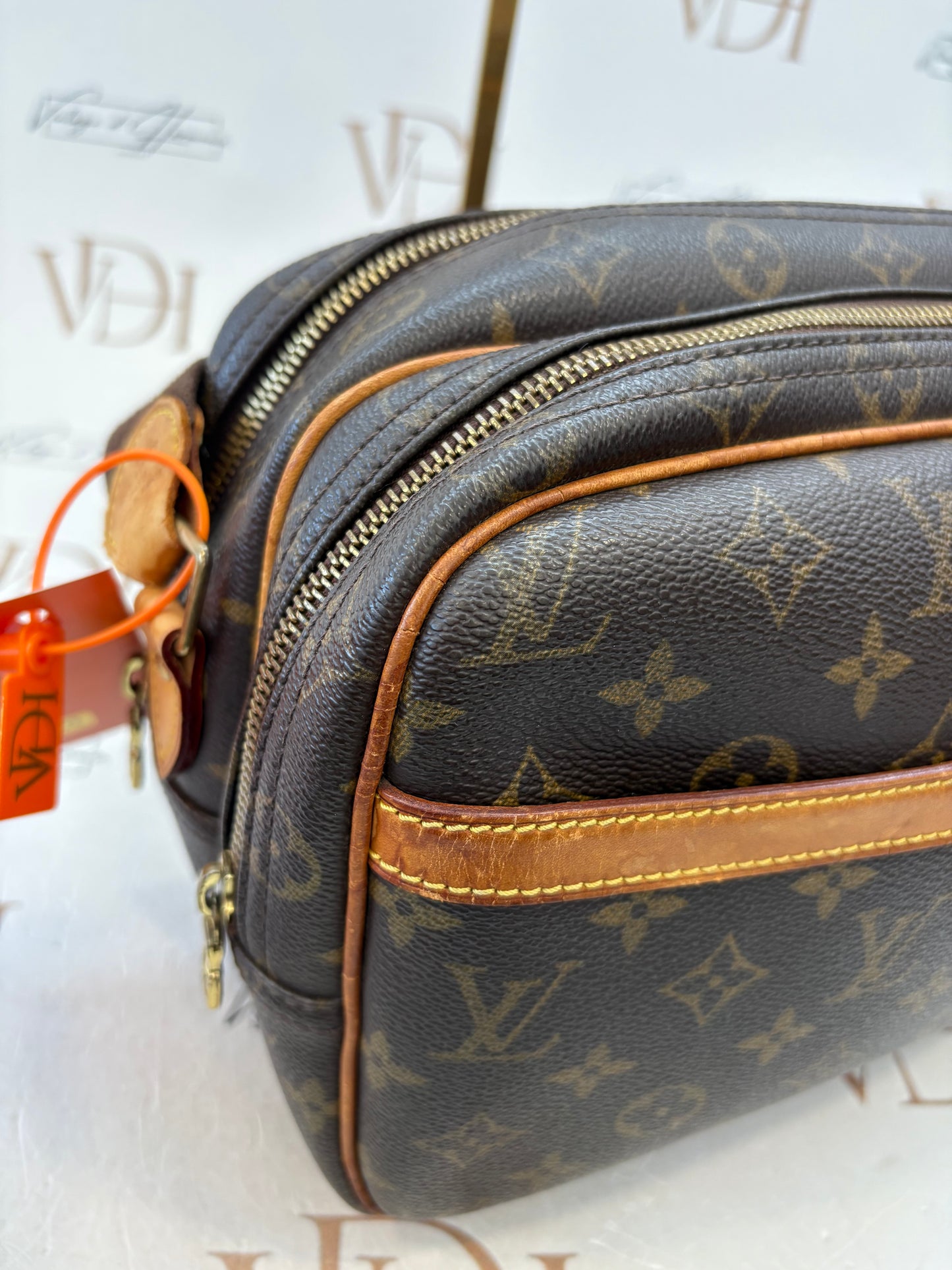 018947 - Louis Vuitton Reporter PM