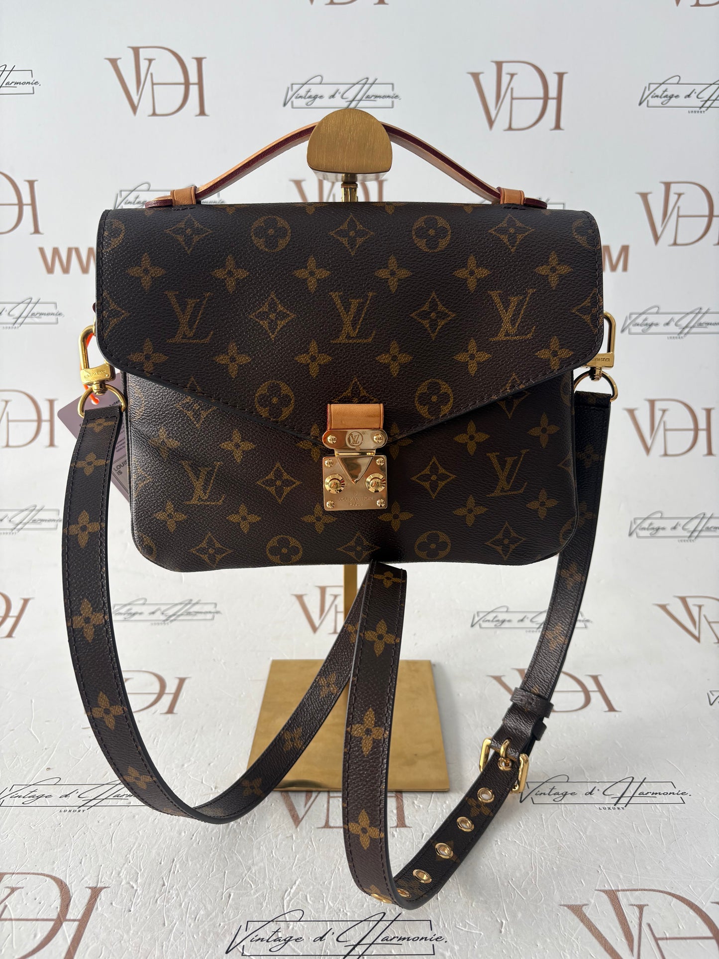 201106 - Louis Vuitton Metis