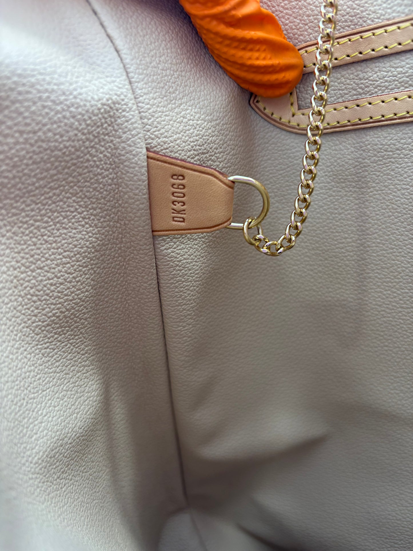 018906 - Louis Vuitton Bucket GM