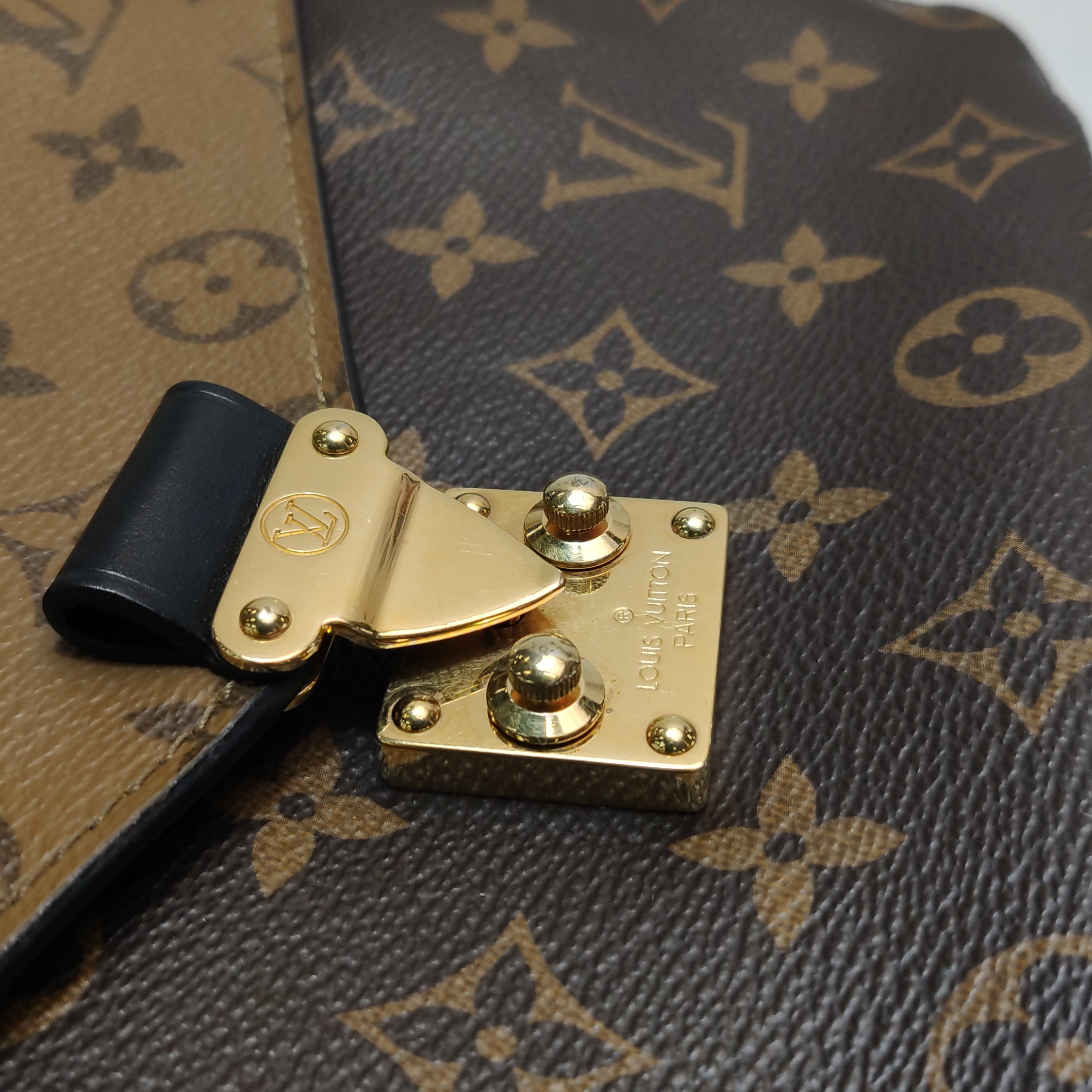 Louis Vuitton (LV) Pochette Metis Reserve