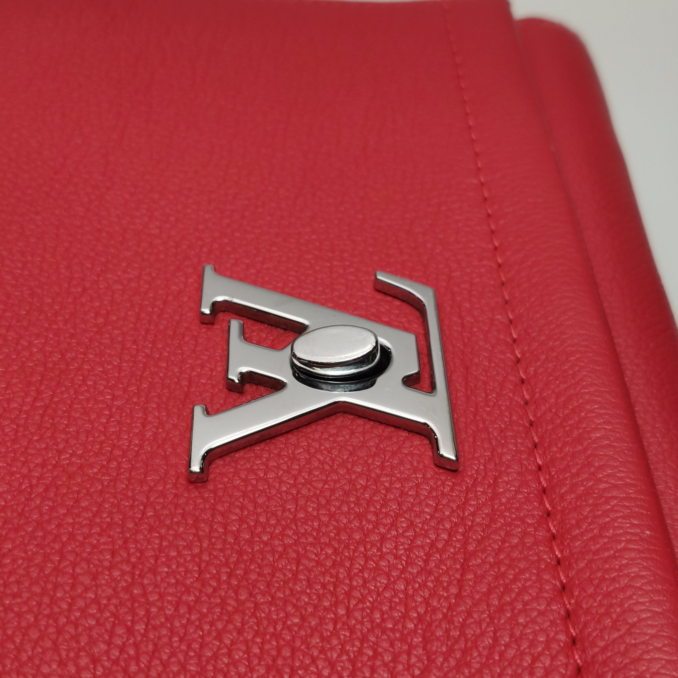 Louis Vuitton (LV) Lockme. Red