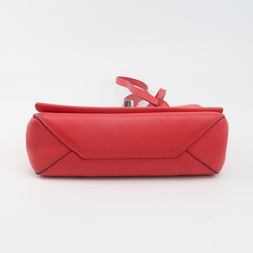 Louis Vuitton (LV) Lockme. Red