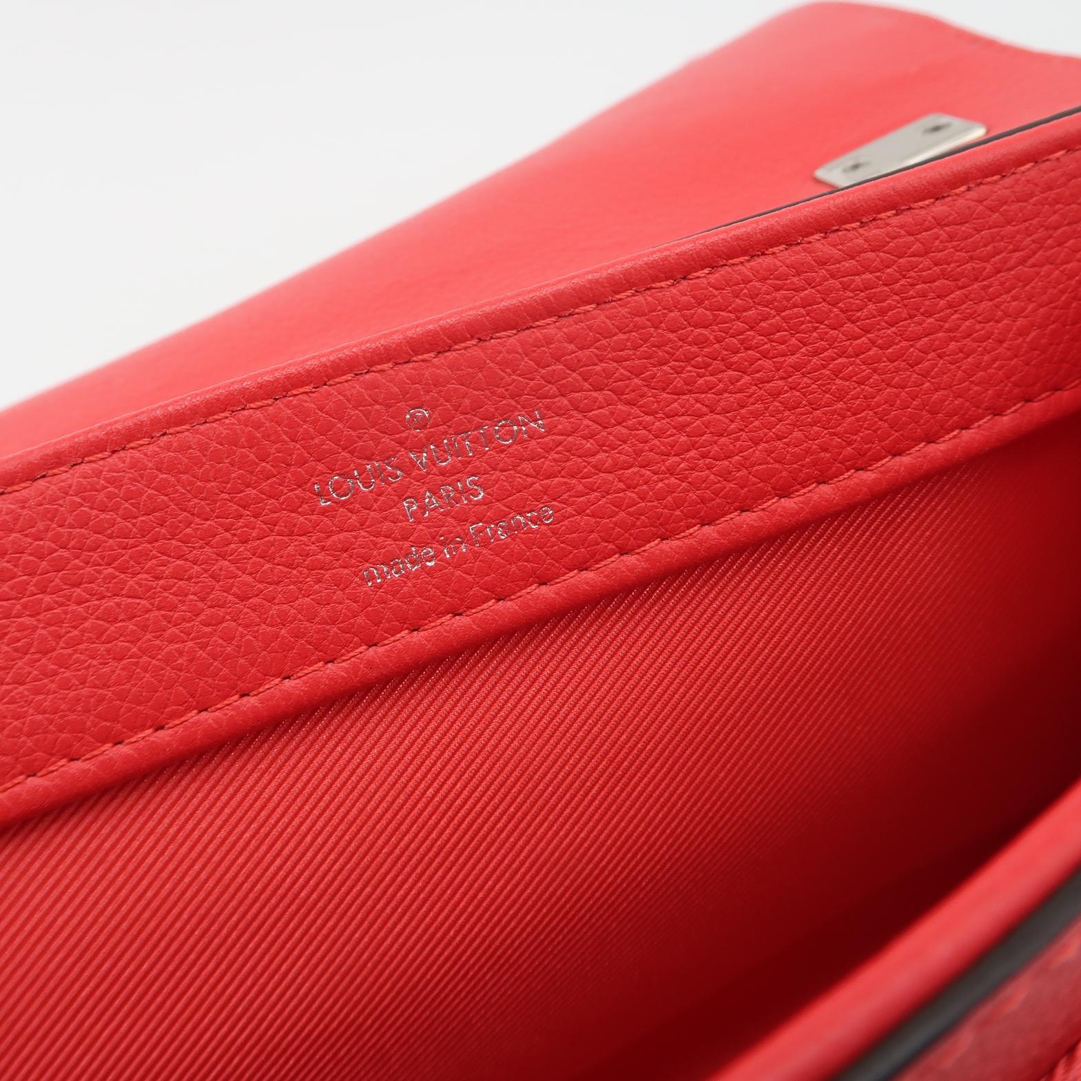 Louis Vuitton (LV) Lockme. Red