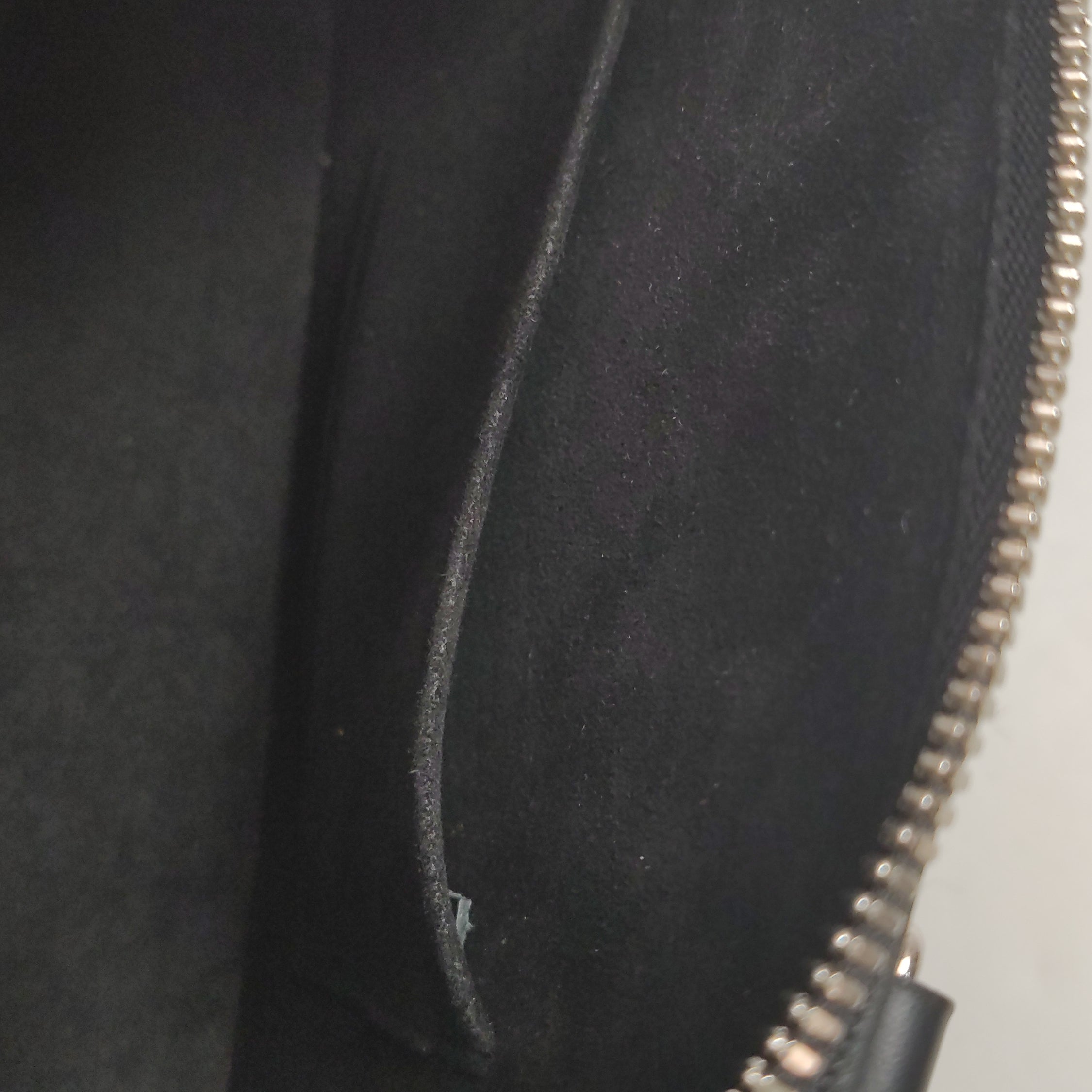 Louis Vuitton (LV) AlmaBB  bicolore con motivo Water Eave Emblem