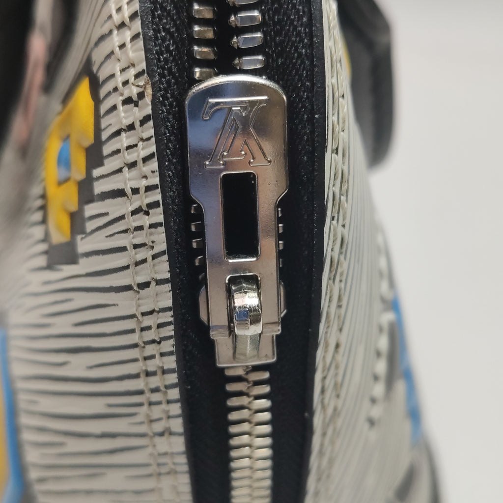 Louis Vuitton (LV) AlmaBB  bicolore con motivo Water Eave Emblem