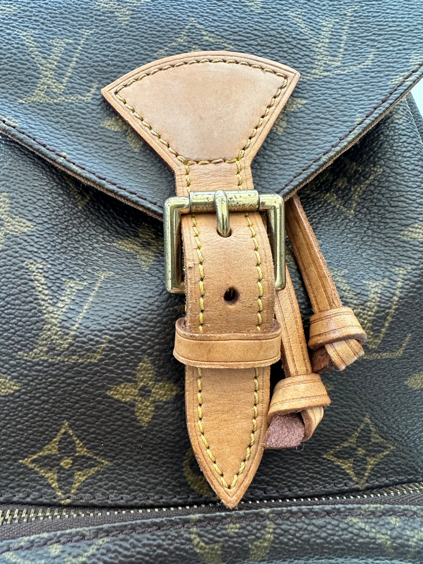 017837 - Louis Vuitton Montsouris MM