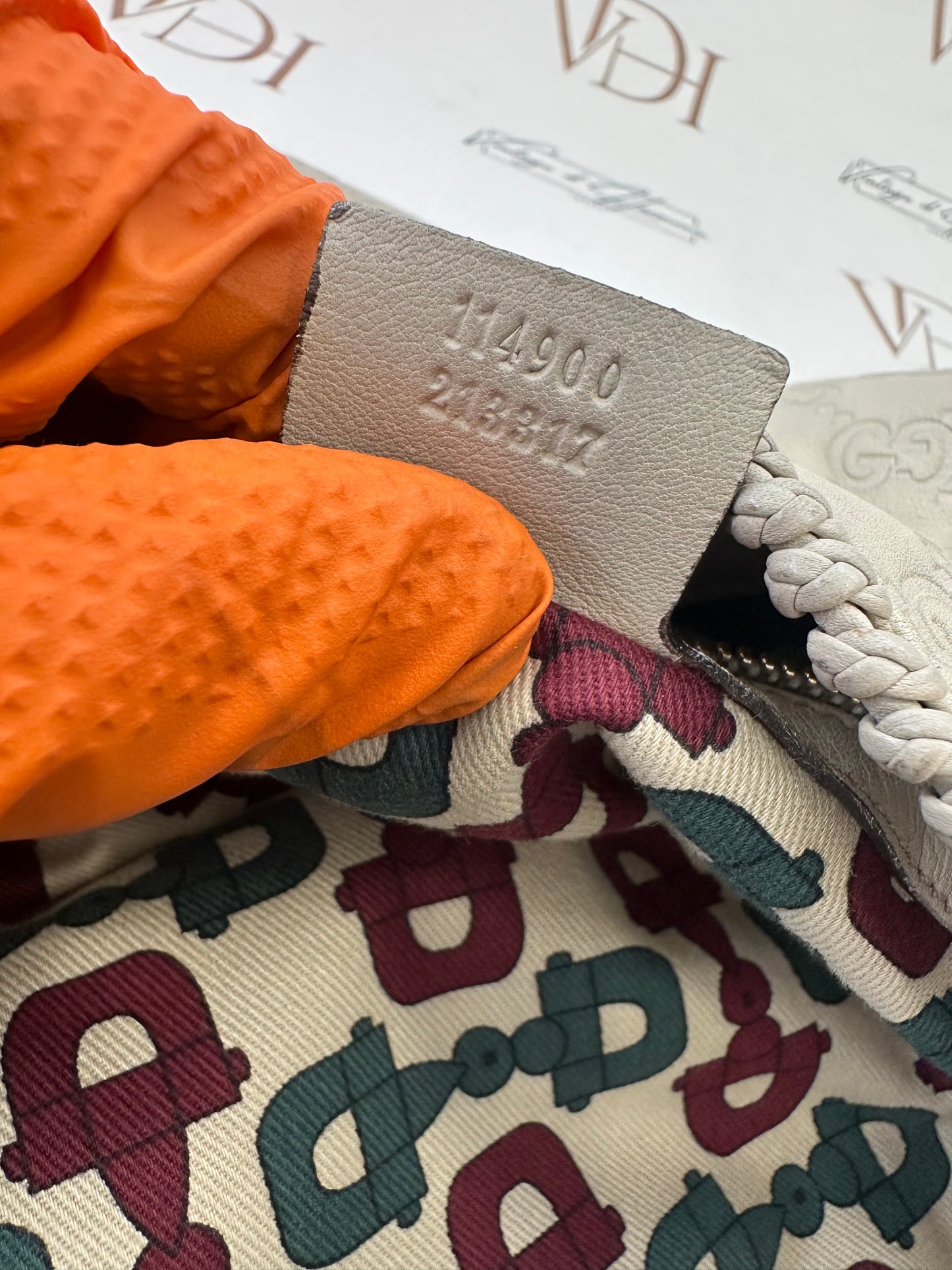 382275 - Gucci Tote